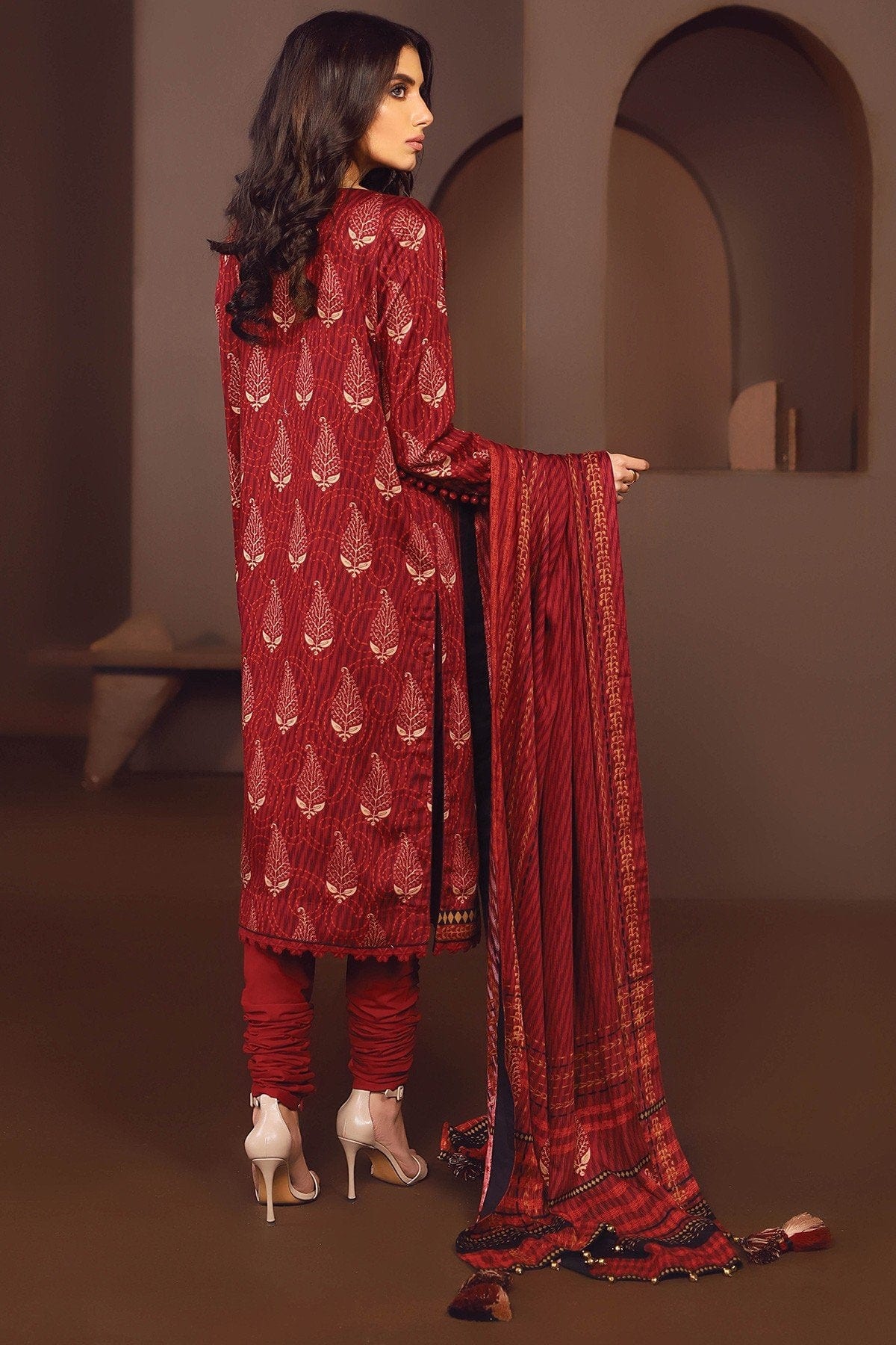 AlKaram Winter Collection โ Three Piece Embroidered Twill Suit With Printed Twill Viscose Dupatta โ FW-13.1-20-Red - Image 4