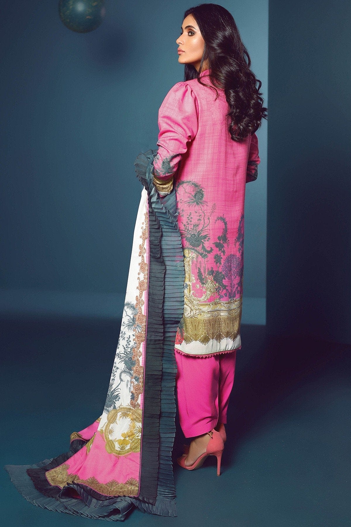 AlKaram Winter Collection โ Three Piece Printed Cotail Suit With Printed Cotail Viscose Dupatta โ FW-10-20-Pink - Image 2