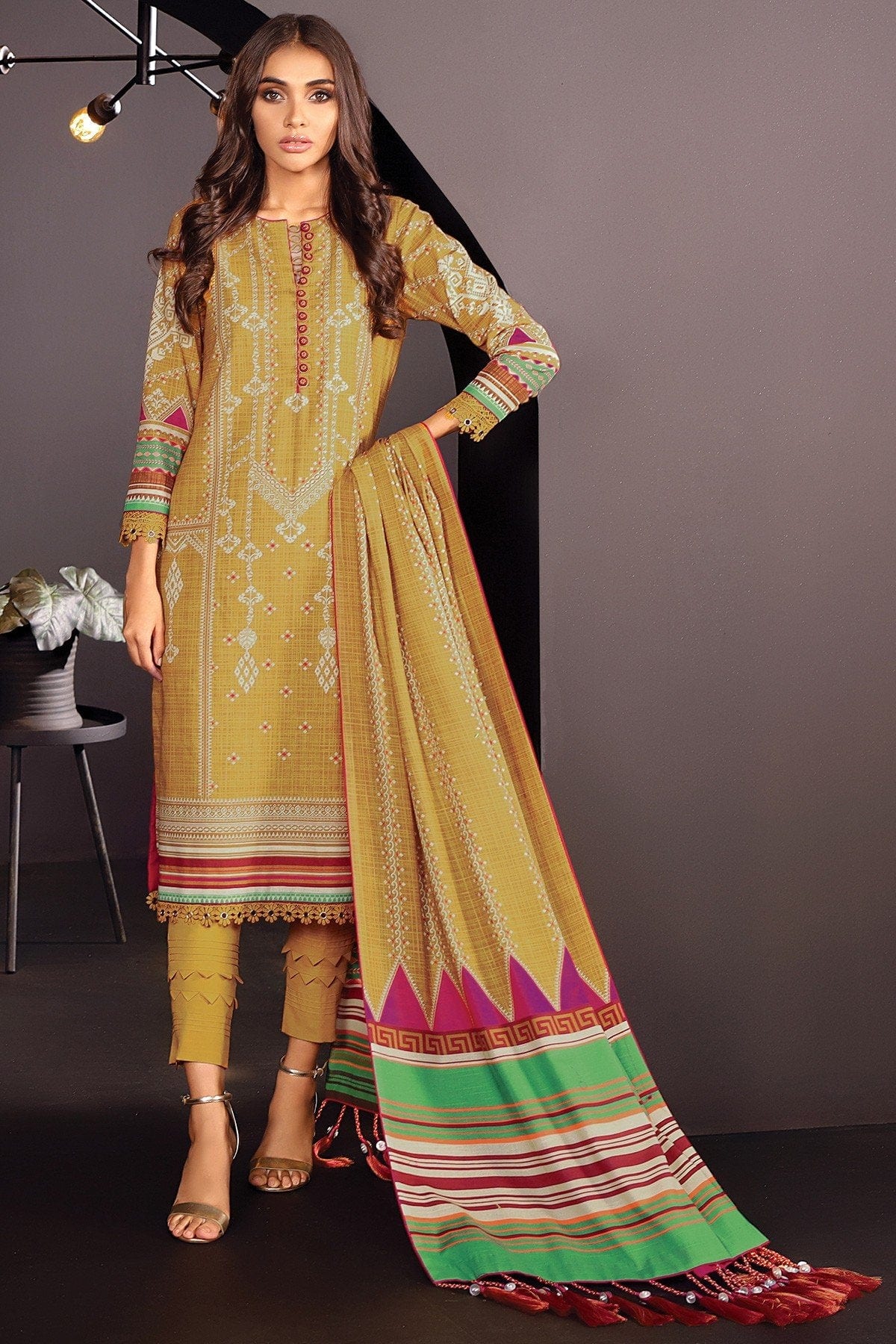 AlKaram Winter Collection โ Three Piece Printed Khaddar Suit With Printed Khaddar Dupatta โ FW-37.1-20-Mustard - Image 3