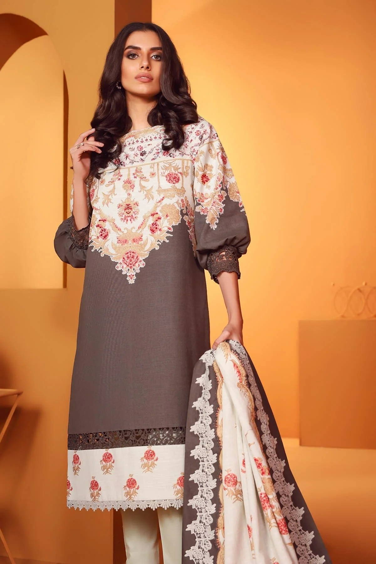 AlKaram Winter Collection β Three Piece Printed Khaddar Suit With Printed Khaddar Dupatta β FW-38.1-20-Grey - Image 5