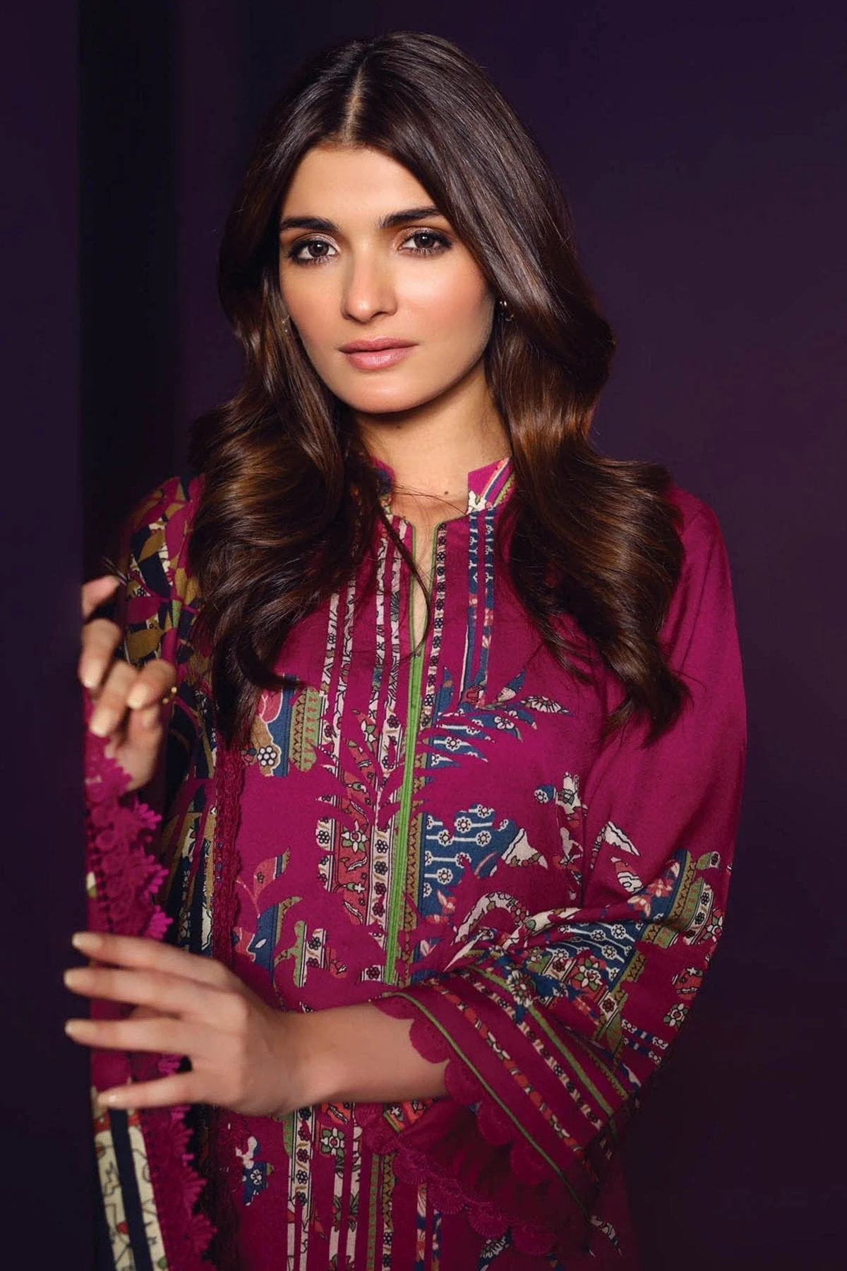 AlKaram Winter Collection โ Three Piece Printed Plain Viscose Suit With Printed Plain Viscose Dupatta โ FW-19-20-Pink - Image 3