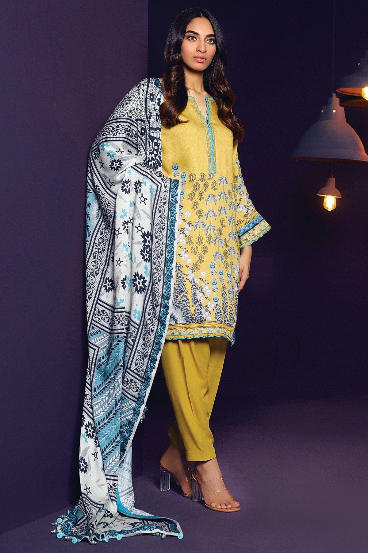 AlKaram Winter Collection โ Three Piece Printed Twill Suit With Printed Twill Viscose Dupatta โ FW-14-20-Yellow