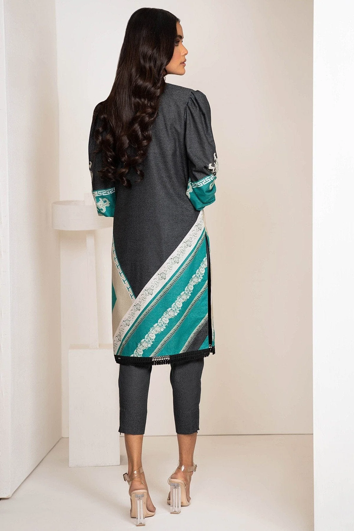 AlKaram Winter Collection โ Two Piece Printed Karandi Suit With Dyed Karandi Trouser โ FW-36-20-Black - Image 3