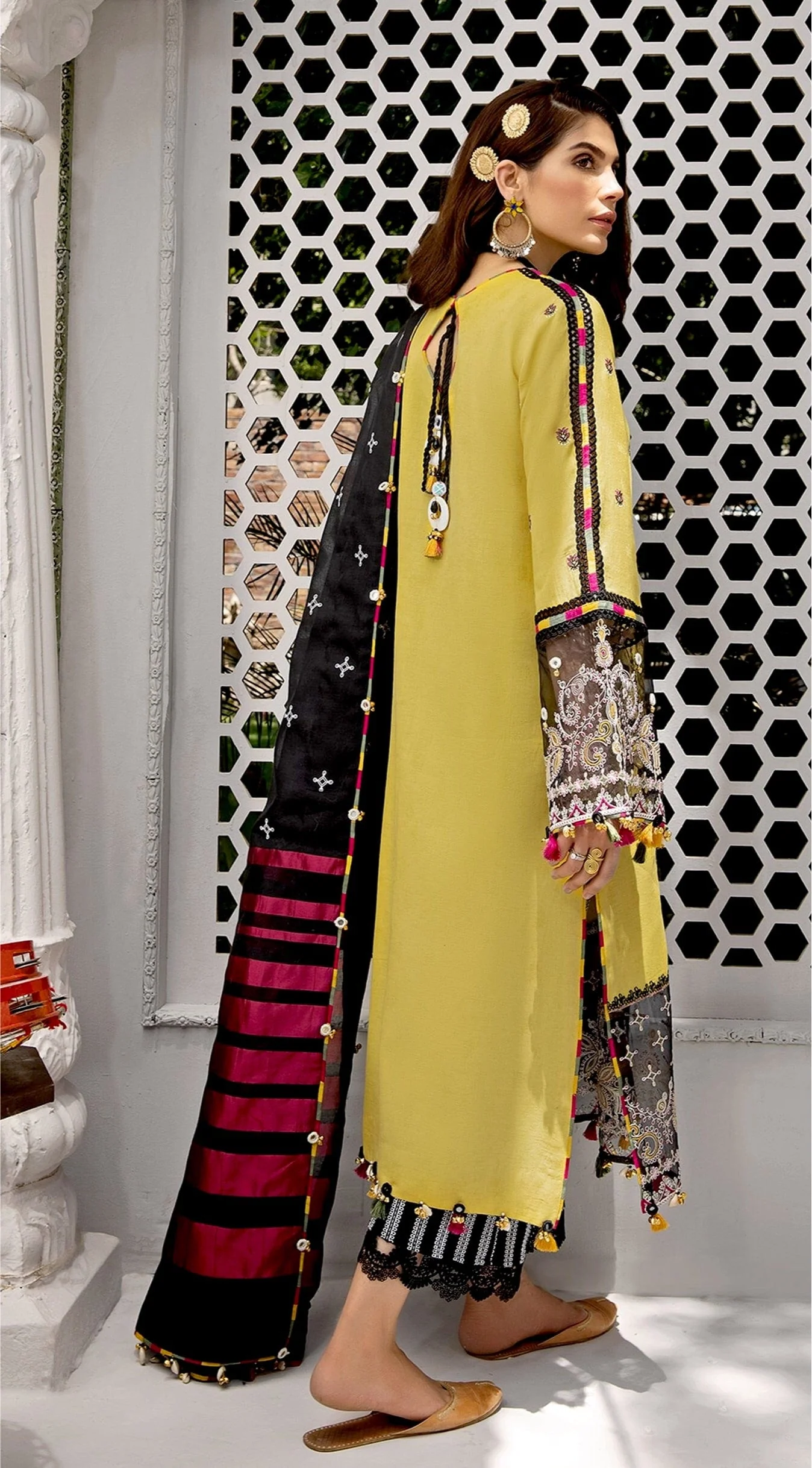 Anaya by Kiran Chaudhry · Eid Edit Luxury Festive Lawn Collection '21 – Neha - Image 4