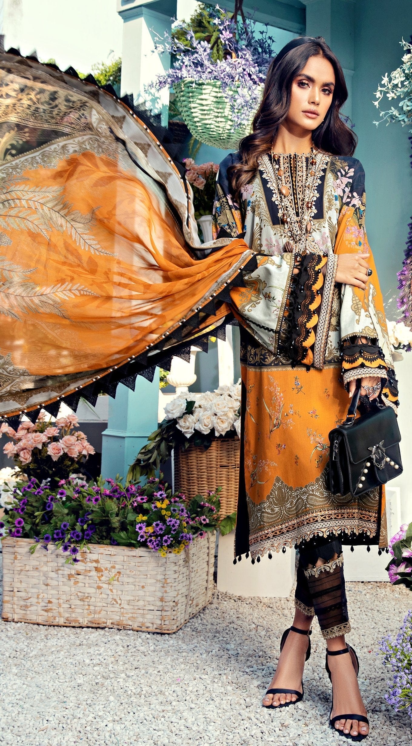 Anaya by Kiran Chaudhry · Viva Lawn Collection 2021 – LISA - Image 5