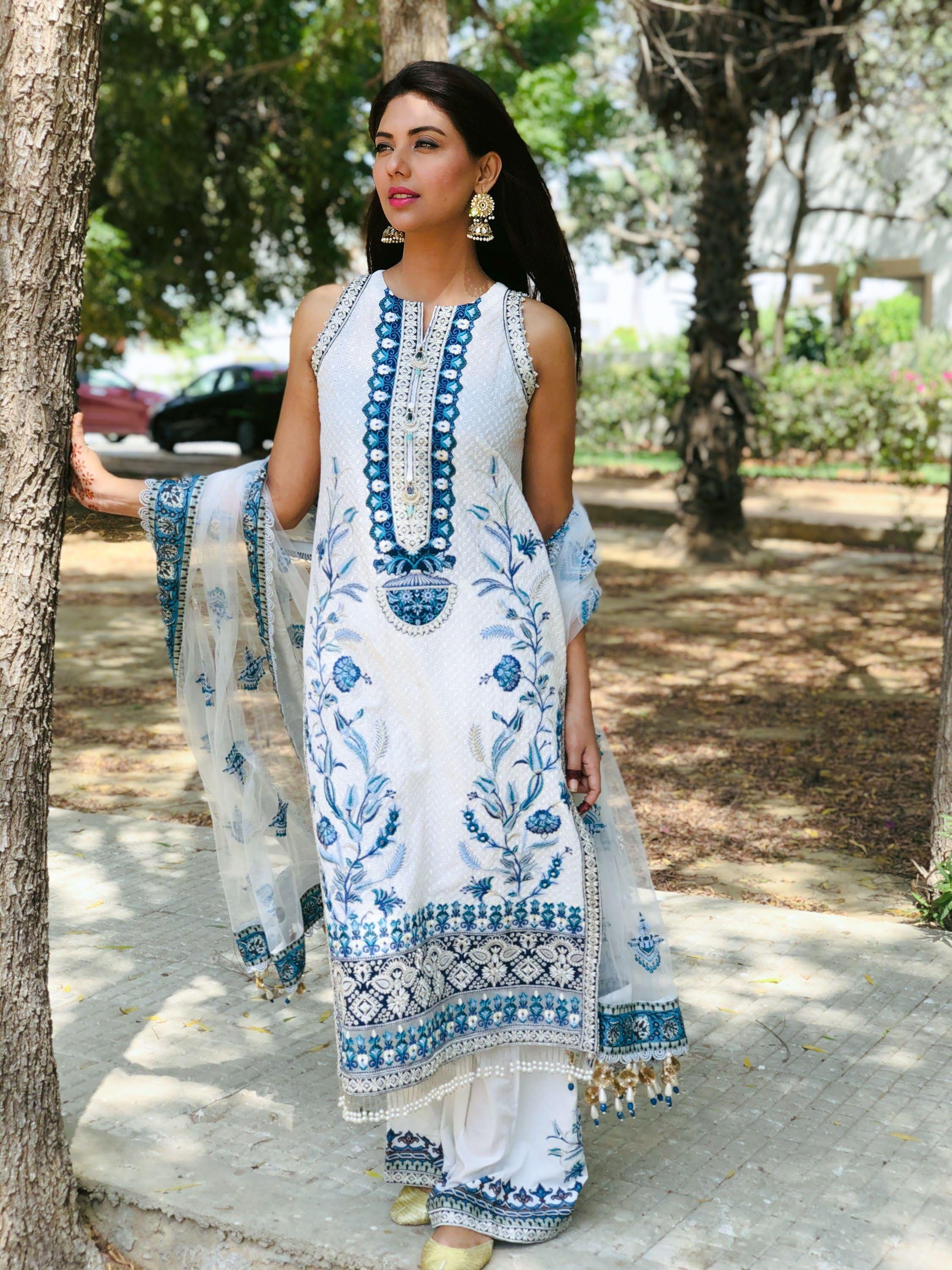 Anaya x Kamiar Rokni Festive Luxury Lawn Collection '21 – ESFIR - Image 7