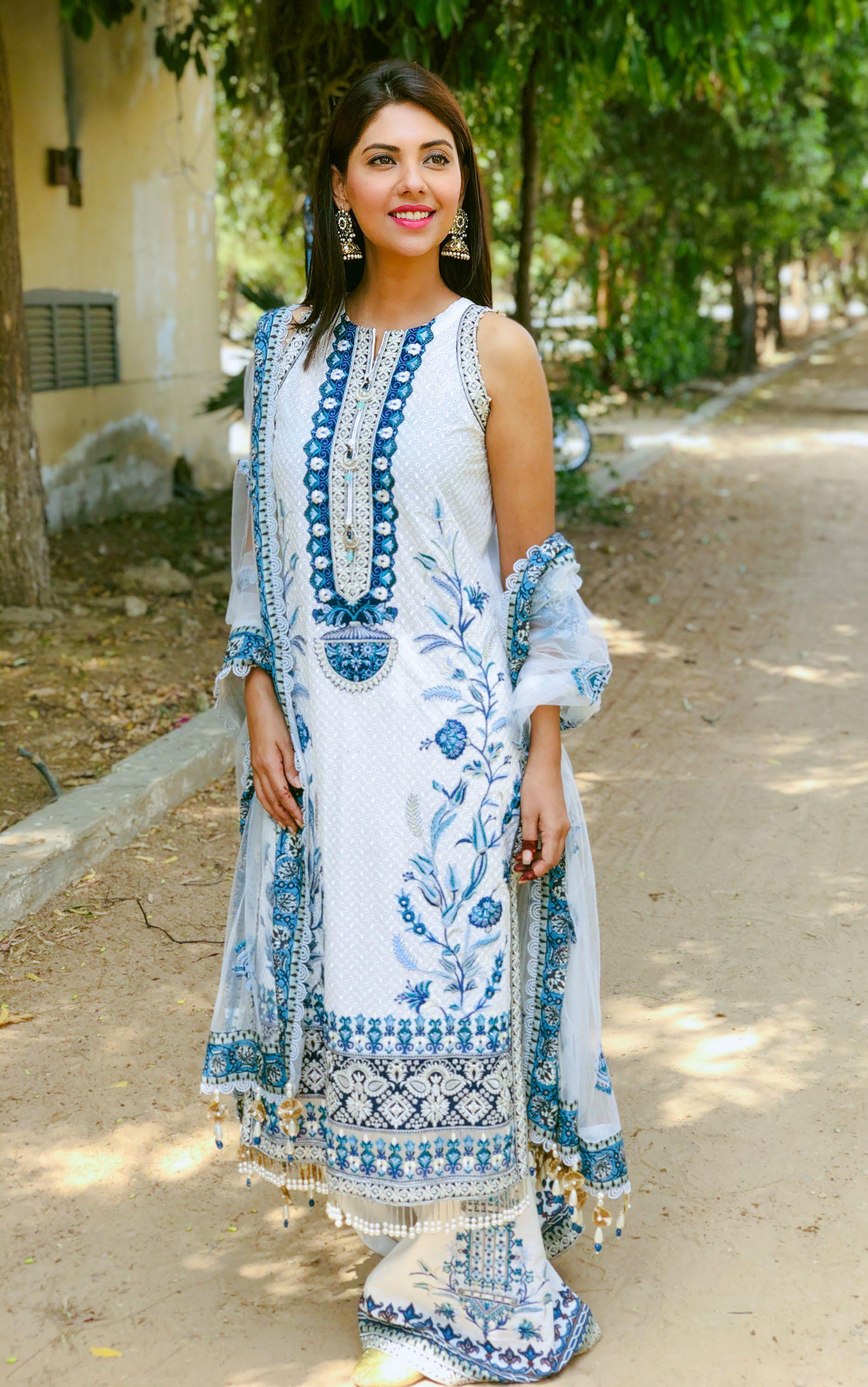 Anaya x Kamiar Rokni Festive Luxury Lawn Collection '21 – ESFIR - Image 8