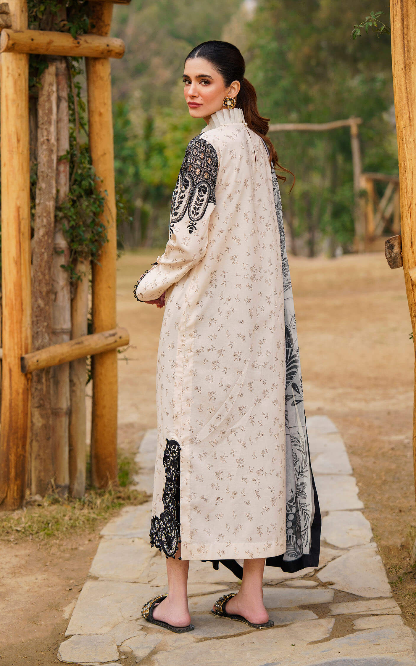 Asifa & Nabeel Meraki Lawn Collection – SNOWDROP-U141M002 | Lawn - Image 5