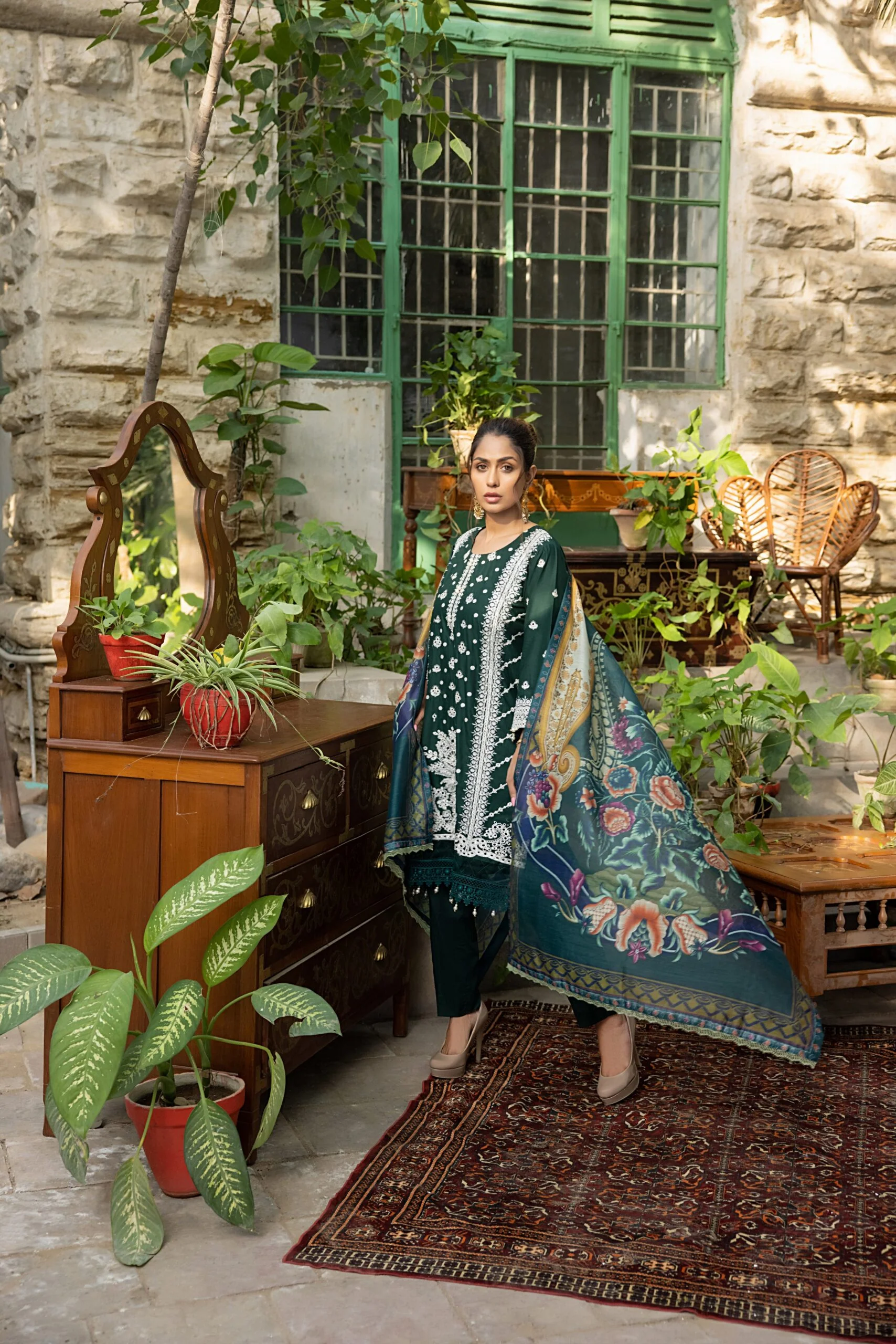Bahaar X Regalia Stitched Collection – BRS-8 - Image 8