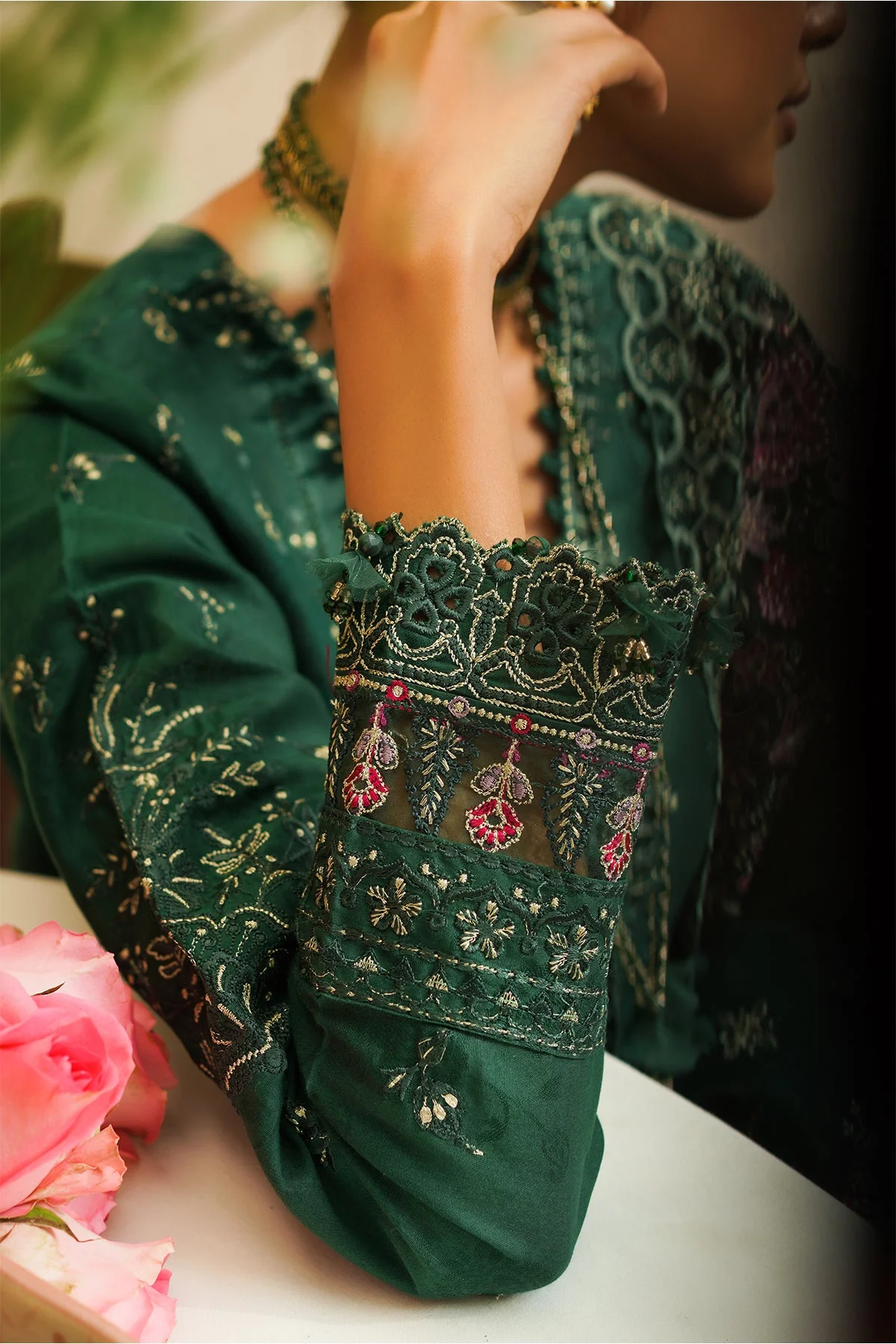 Baroque Swiss Embroidered Jacquard Lawn Collection SL10-D02 - Image 7