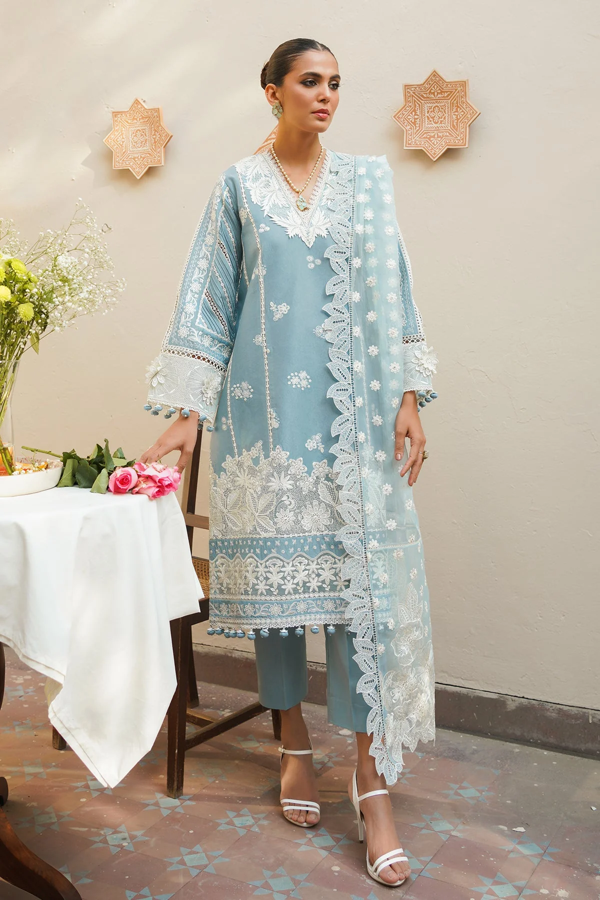 Baroque Swiss Embroidered Jacquard Lawn Collection SL10-D03 - Image 2