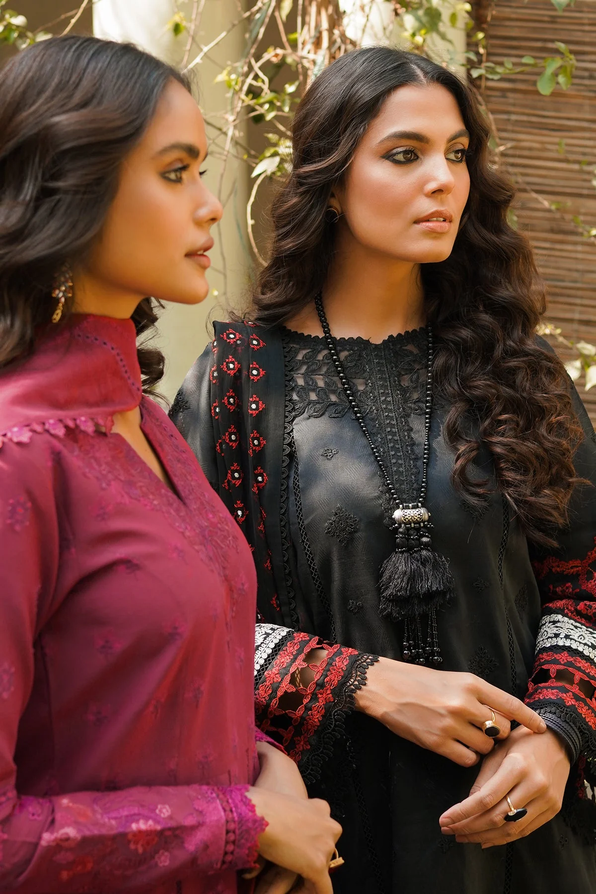Baroque Swiss Embroidered Jacquard Lawn Collection SL10-D06 - Image 9