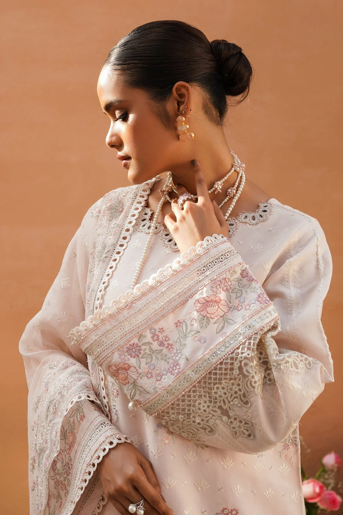 Baroque Swiss Embroidered Lawn Collection SL10-D08 - Image 2