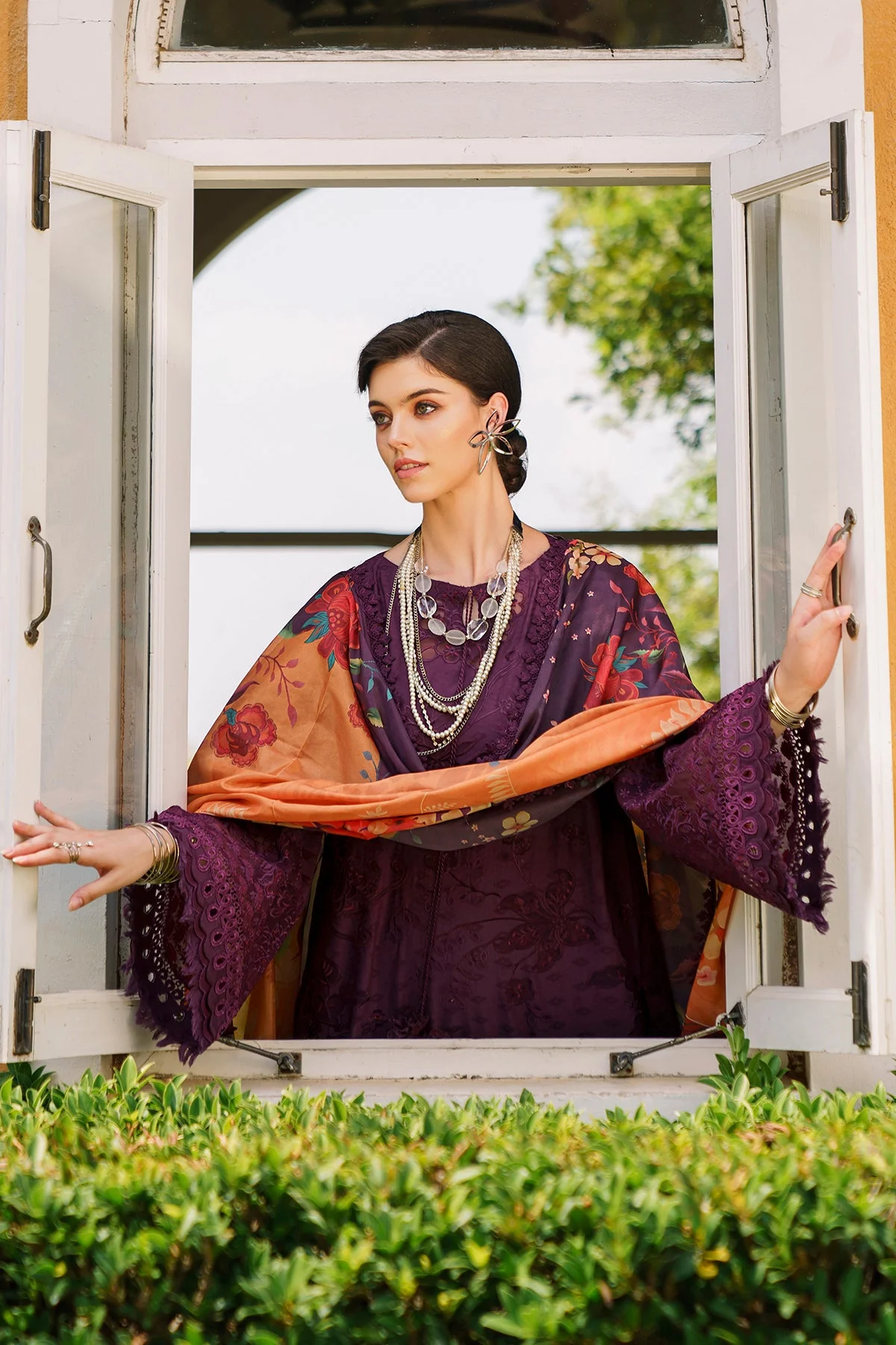 Baroque Swiss Lawn Collection – SL12-D04 - Image 4