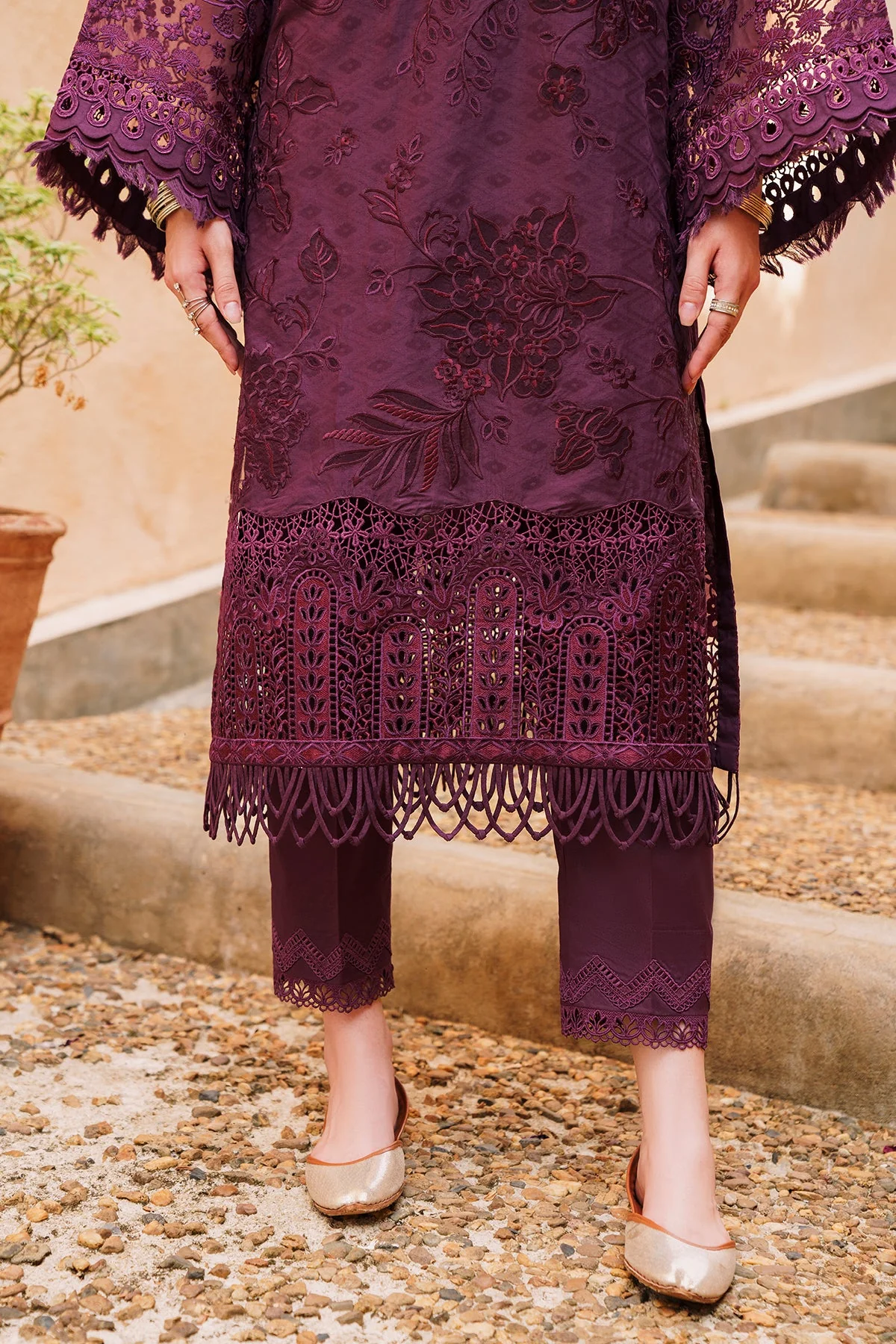 Baroque Swiss Lawn Collection – SL12-D04 - Image 8