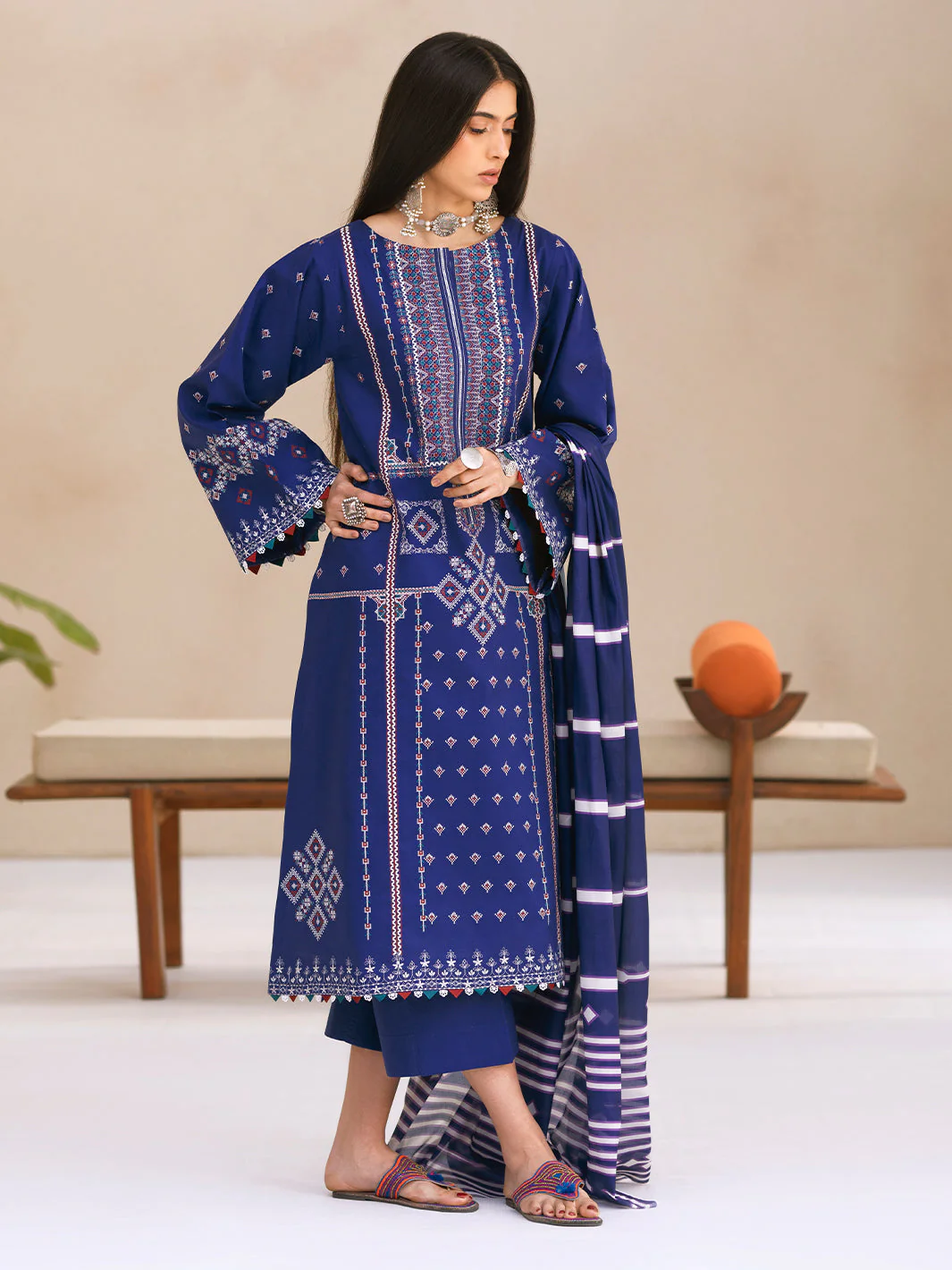 Bin Ilyas Aaina Summer Lawn Edit – 84 - B - Image 4