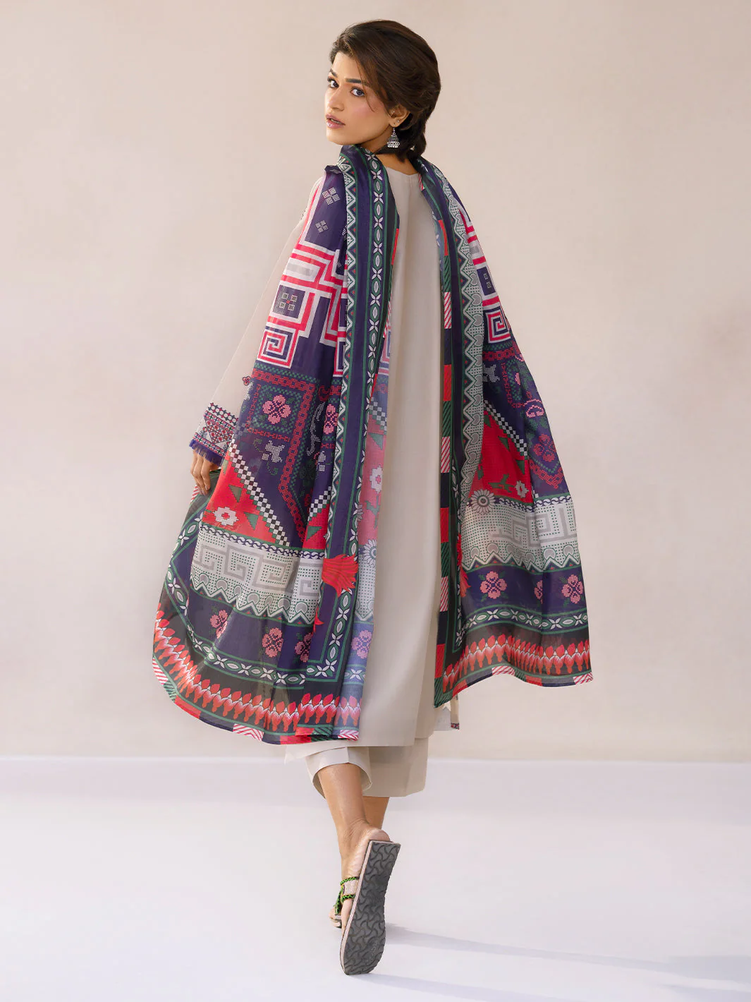 Bin Ilyas Aaina Summer Lawn Edit – 86 - A - Image 3
