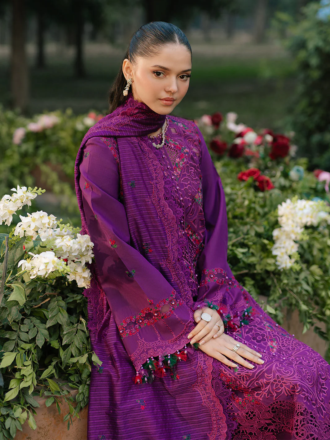 Bin Ilyas Freesia Luxury Lawn – 105-B - Image 8