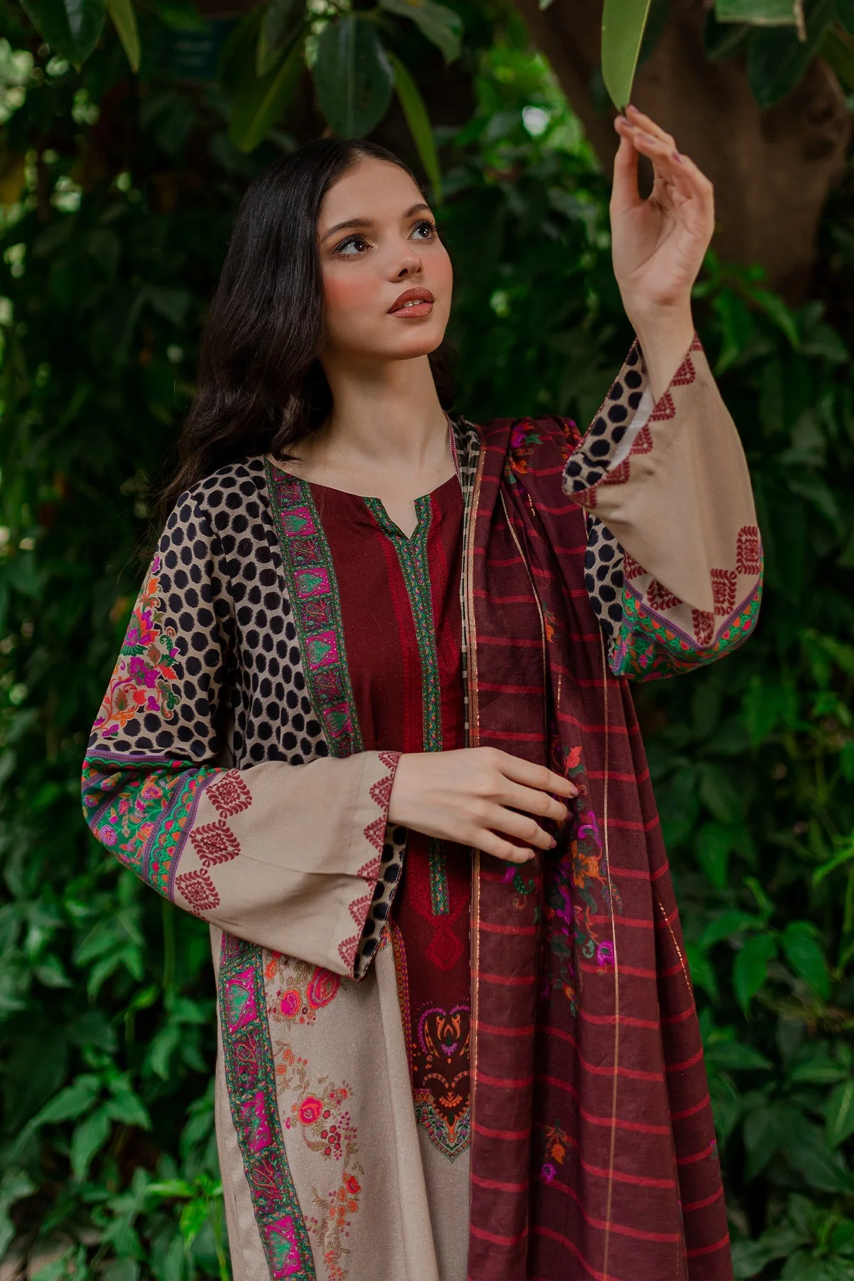 Charizma C-Print Linen Collection with Printed Wool Shawl – CPW-02 - Image 3
