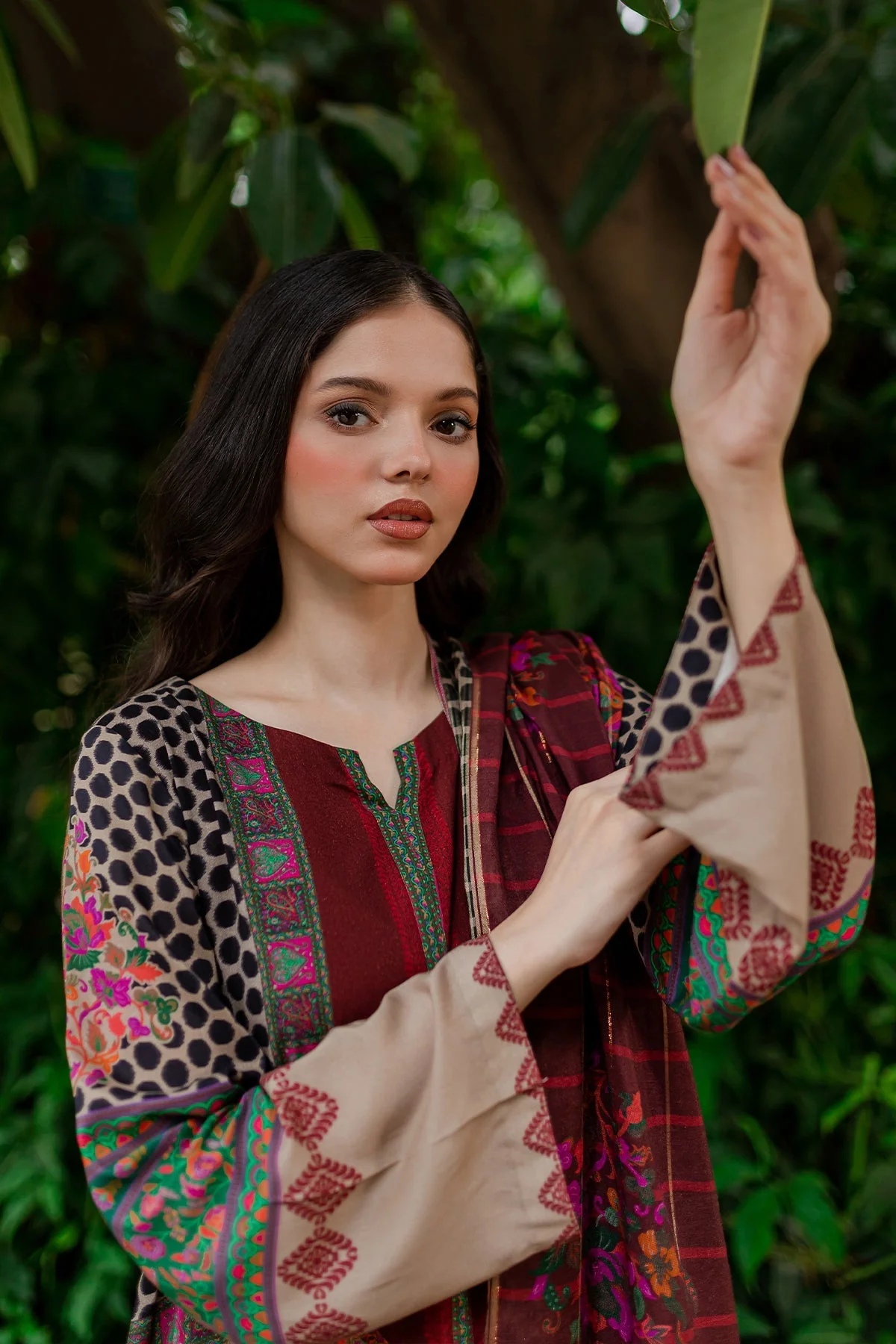 Charizma C-Print Linen Collection with Printed Wool Shawl – CPW-02 - Image 4