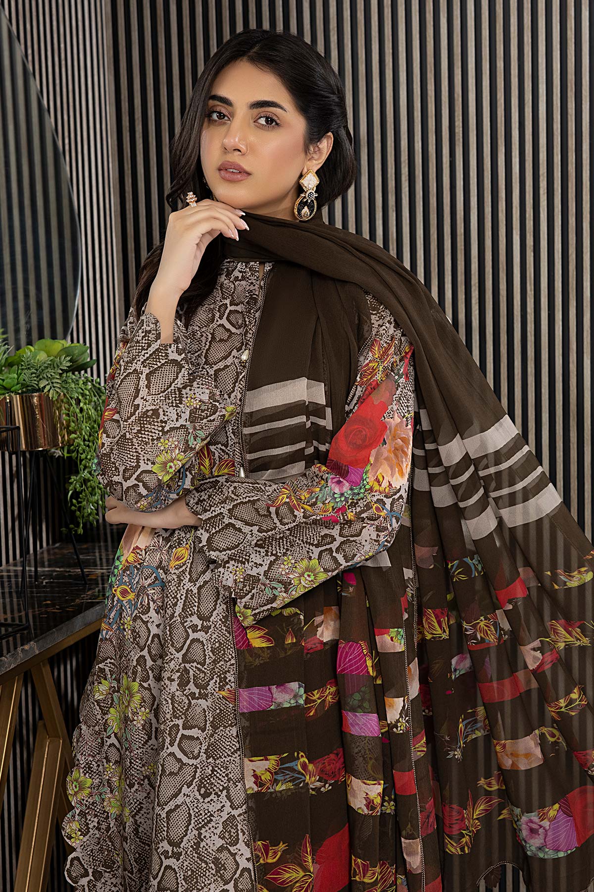 Charizma C-Print Printed Lawn With Chiffon Dupatta – CP23-53 - Image 4