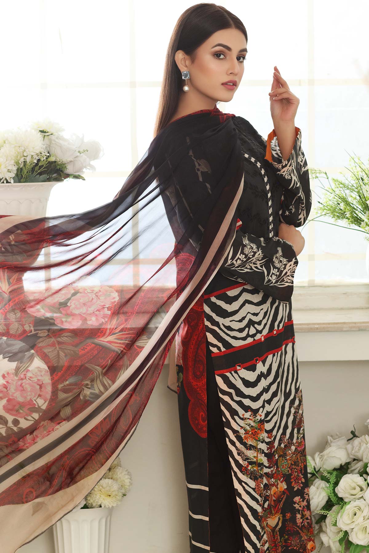 Charizma Embroidered Lawn Collection Chapter 1 – CEL-07 - Image 3