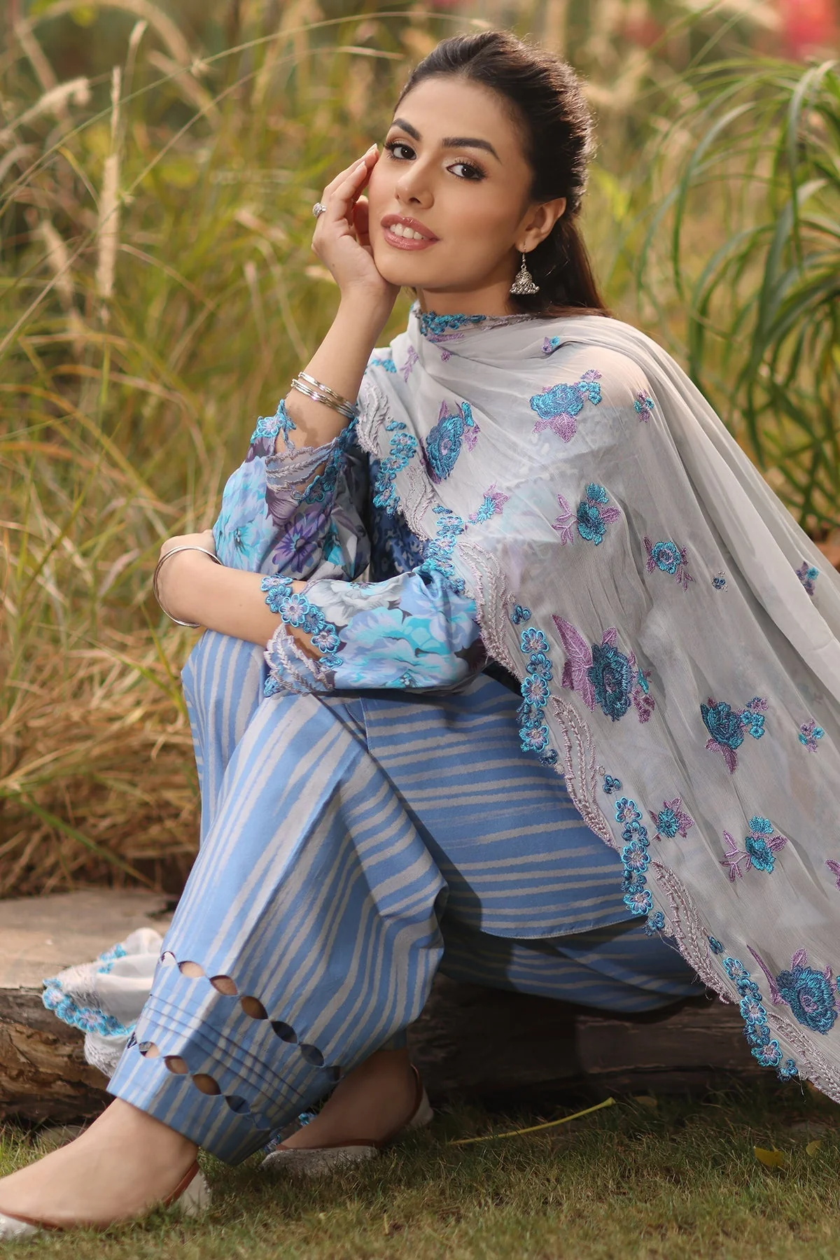 Charizma Print Melody – Printed Lawn Shirt with Embroidered Chiffon Dupatta and Trouser DSPM4-11 - Image 4