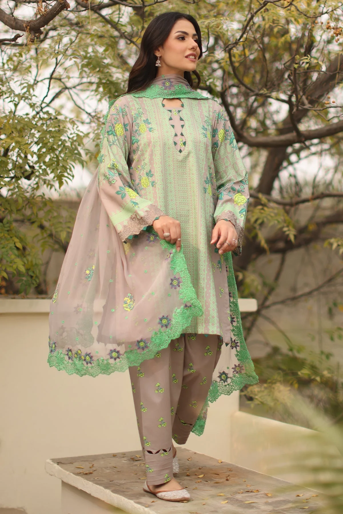 Charizma Print Melody – Printed Lawn Shirt with Embroidered Dyed Chiffon Dupatta and Trouser DSPM4-01 - Image 2
