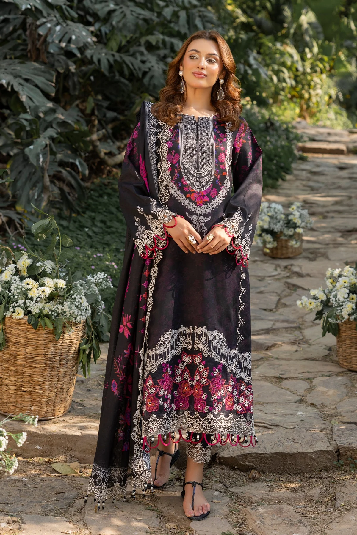 Charizma Range Embroidered Lawn – CRN5-08