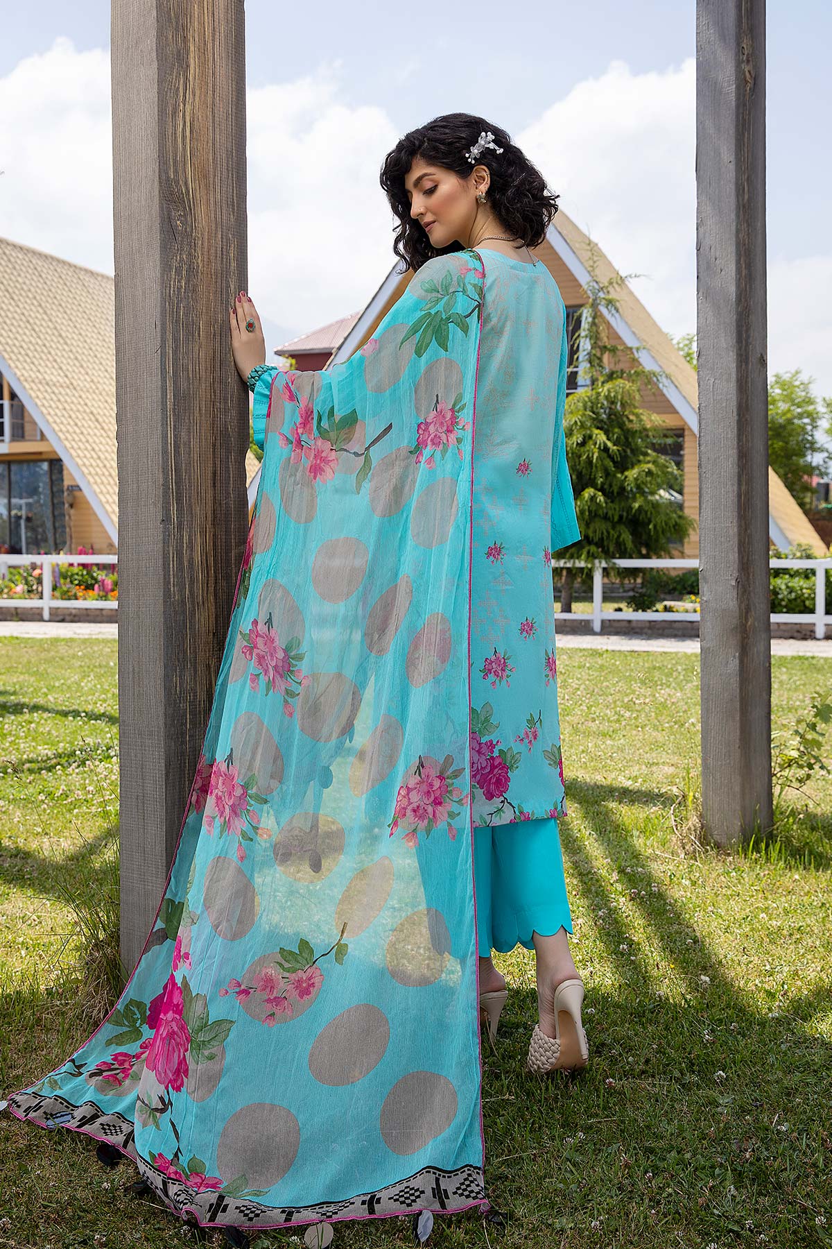 Charizma Reem Lawn Collection Vol-2 – RM22-17 - Image 2