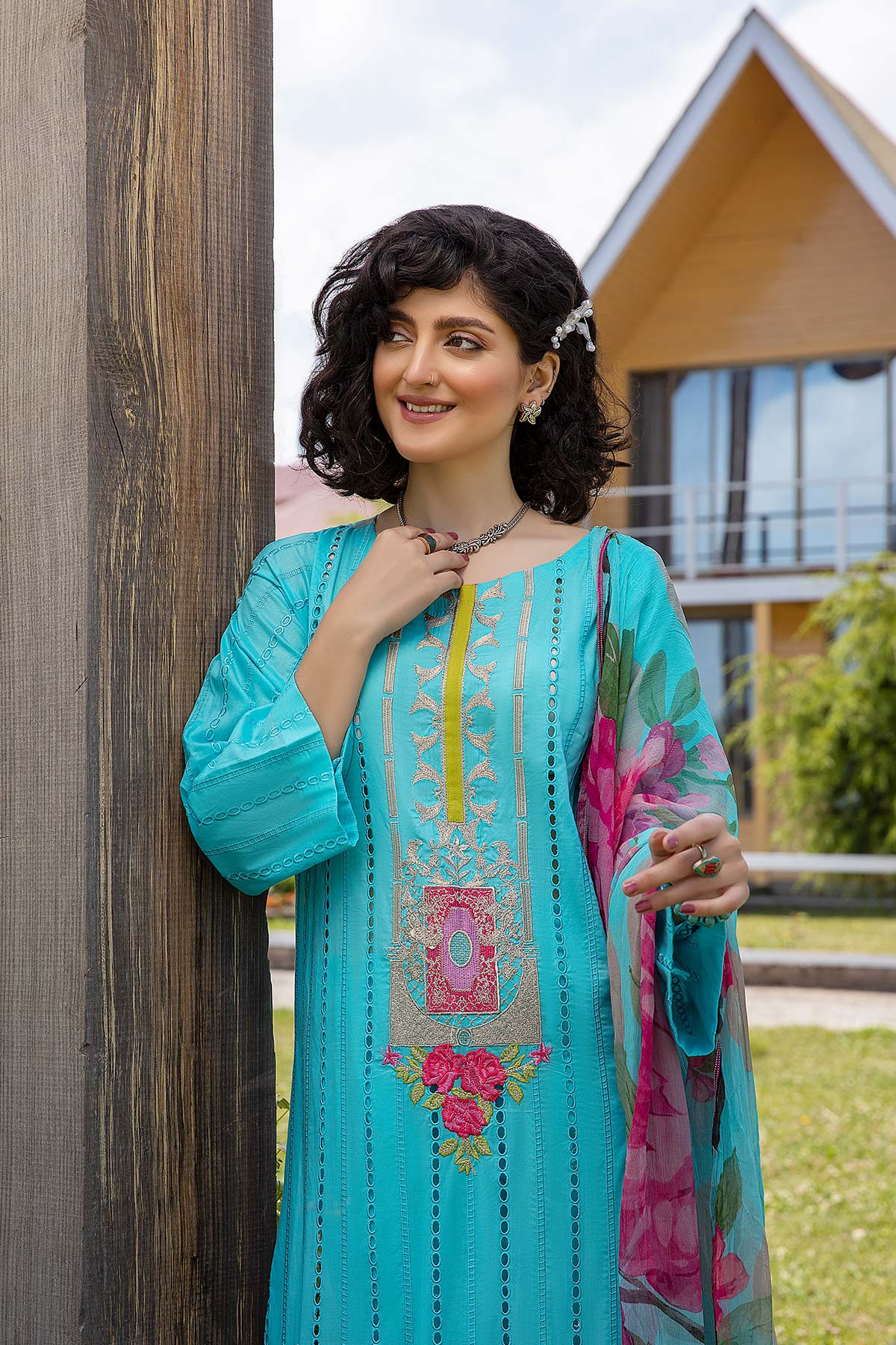 Charizma Reem Lawn Collection Vol-2 – RM22-17 - Image 3