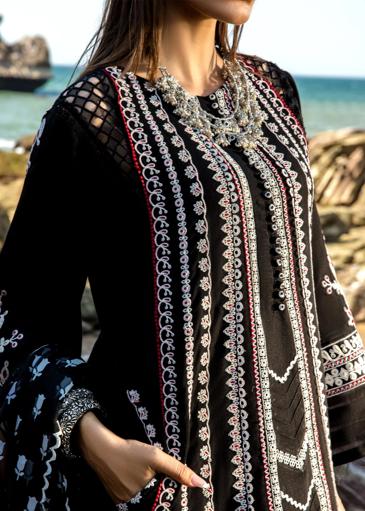 Crimson Luxury Lawn Collection 2023 – Marori Dreams - D4 B - Image 5