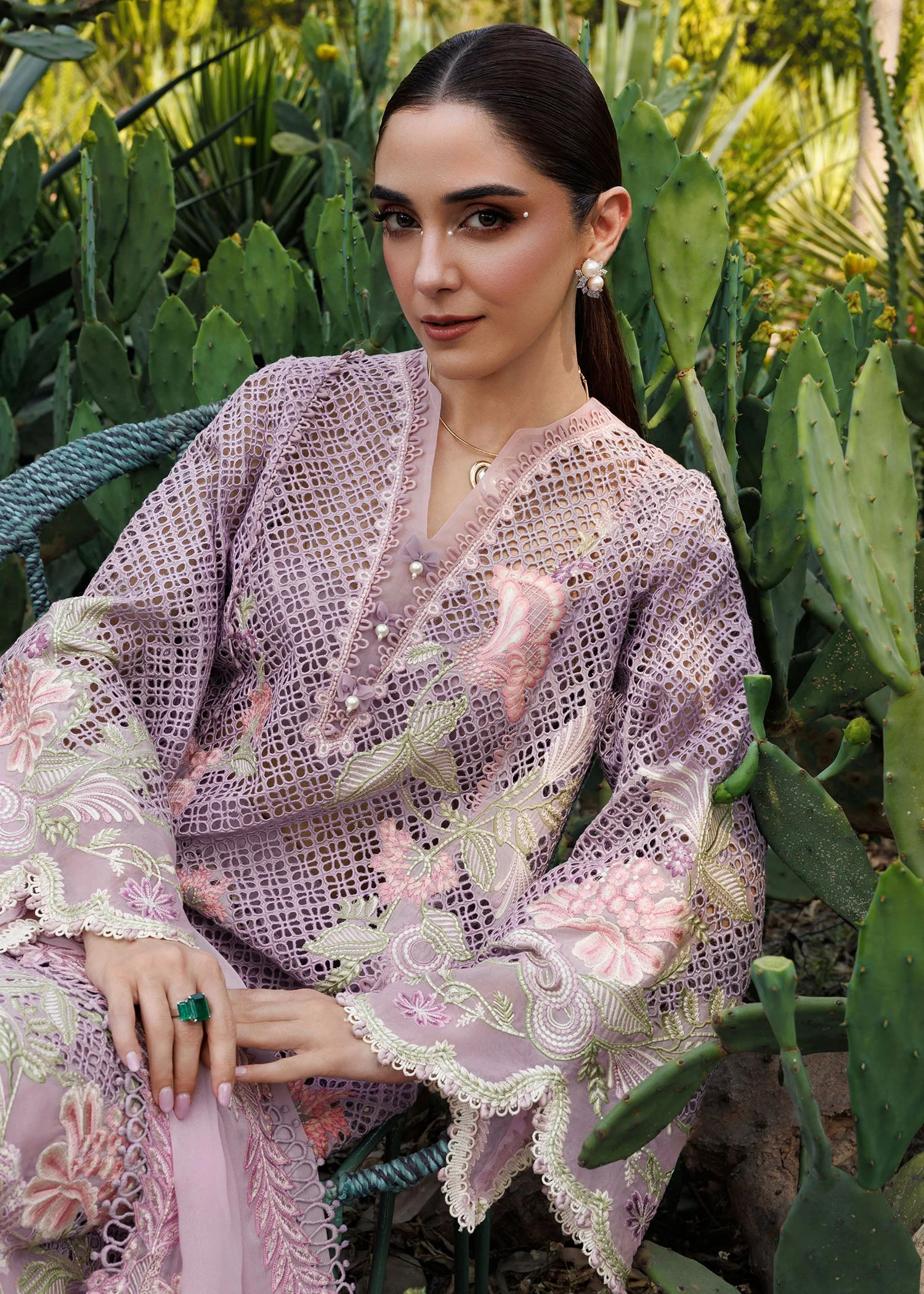 Crimson Tasawar Luxury Lawn – ONE TRUE LOVE - D6B - Image 4