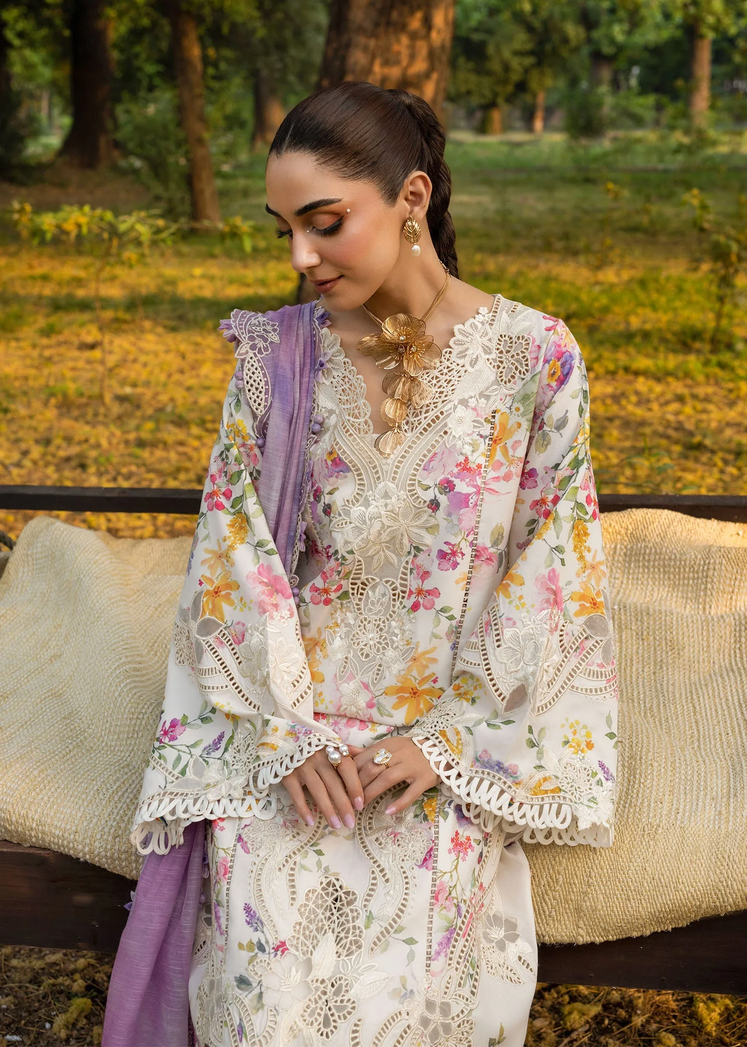 Crimson Tasawar Luxury Lawn – PETALS AND PROMISES - D2B - Image 3