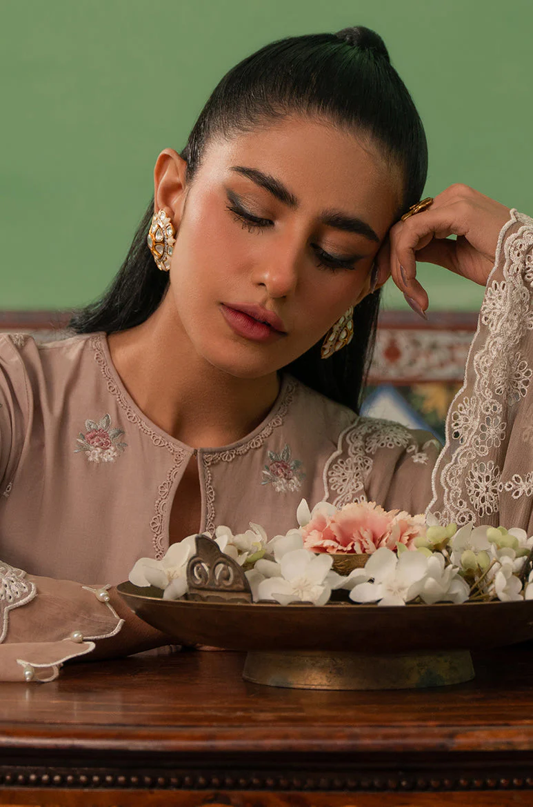Cross Stitch Mahiri Lawn 2024 – SUMMER BLOOM-3 PIECE LAWN EMBROIDERED SUIT - Image 7