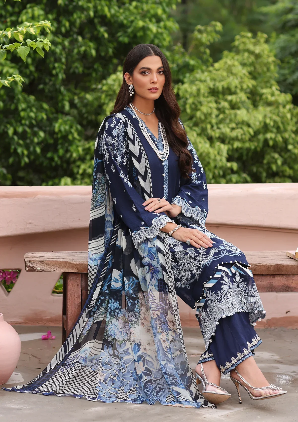 Elaf Luxe Luxury Lawn Collection – ELJ-04B AMUSE ME - Image 5