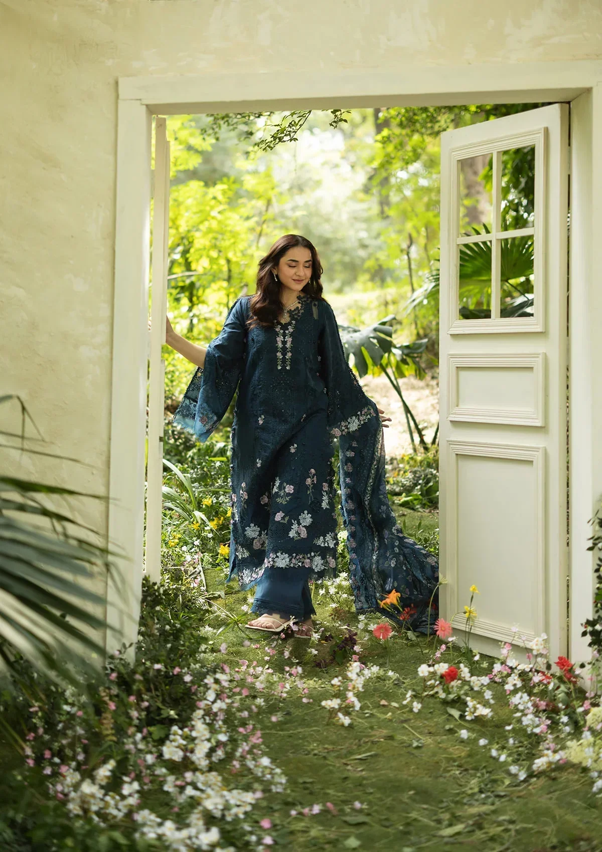 Elaf Luxury Lawn – ELQ-3b Emerald Fern - Image 7