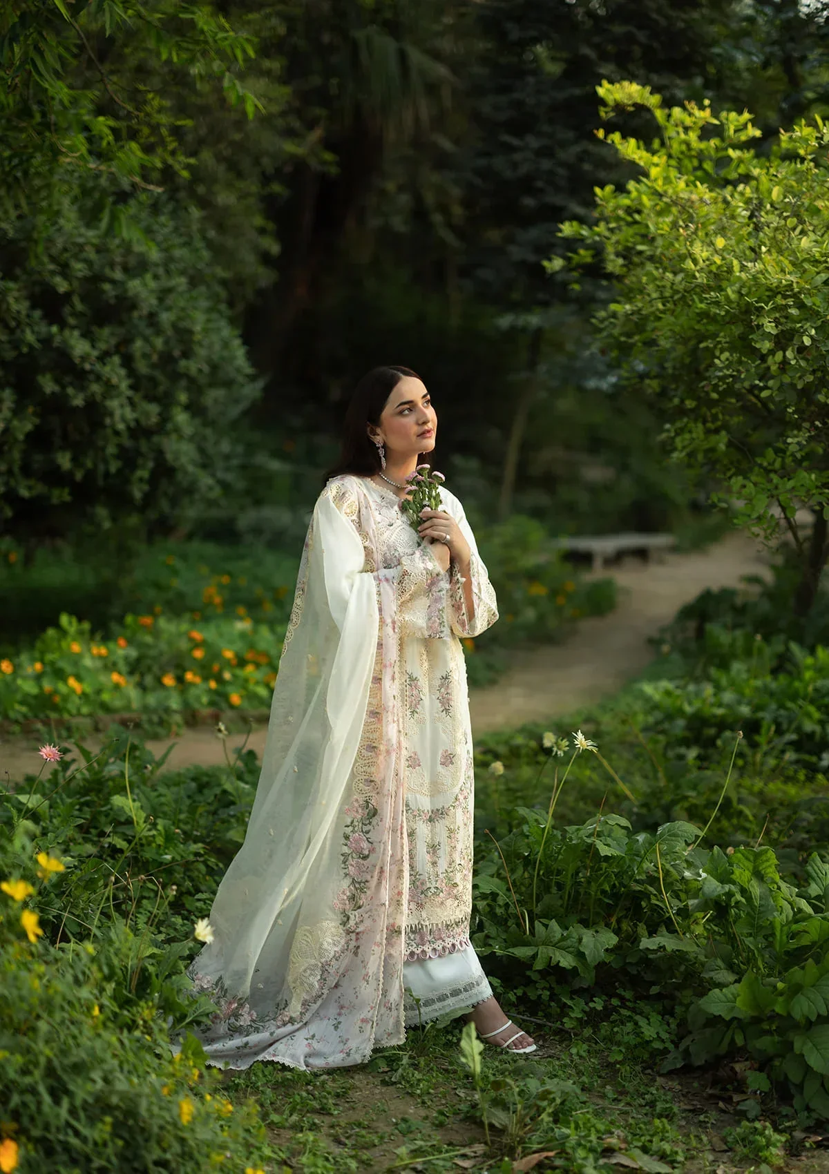 Elaf Luxury Lawn – ELQ-7b Sweet Talk - Image 4