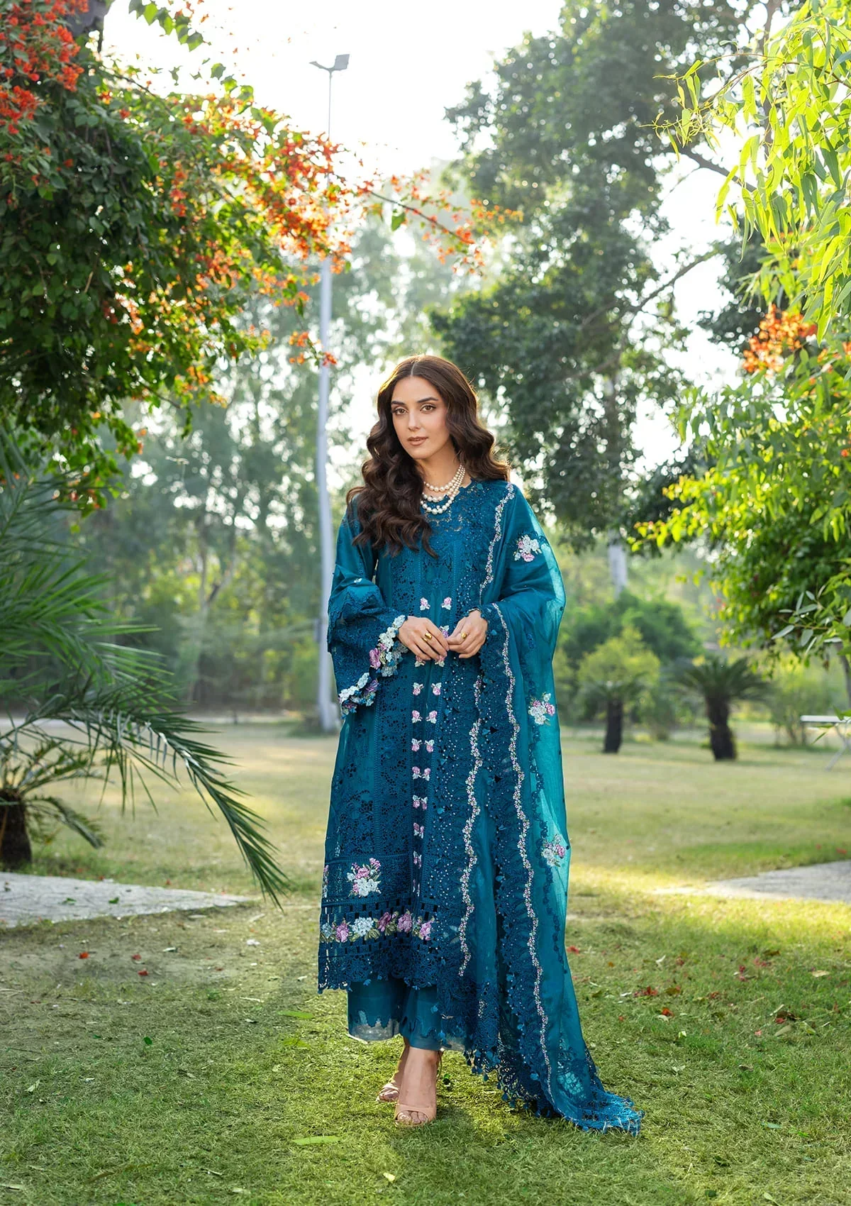 Elaf Luxury Lawn – ELY-06 SAPPHIRE - Image 3