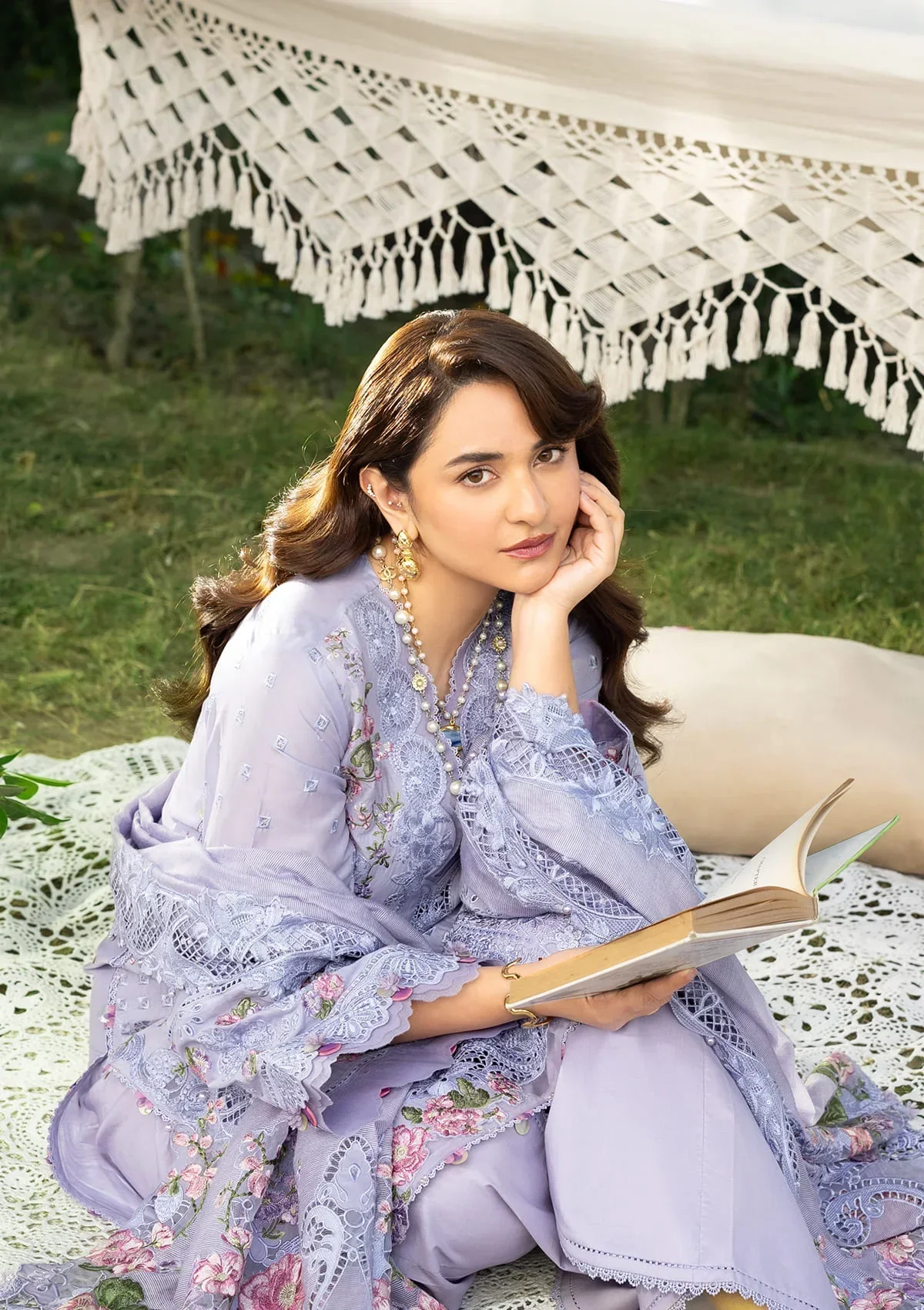 Elaf Luxury Lawn – ELY-3B PARADISE