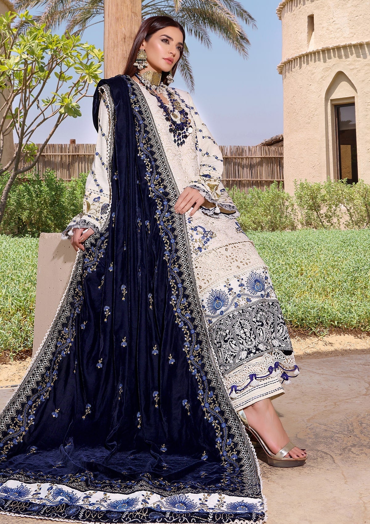 Elaf Luxury Winter Collection 2022 – ELW-07- Snowflake - Image 2
