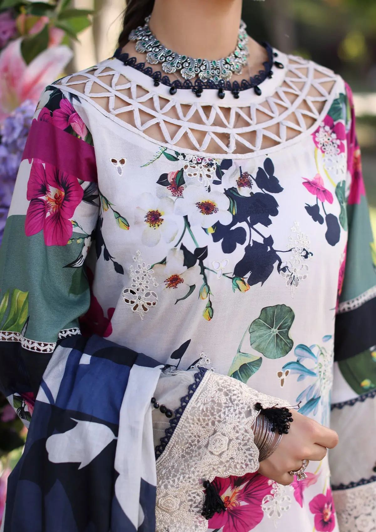 Elaf Prints Chikankari Lawn – ECK-01A LOVELIGHT - Image 7