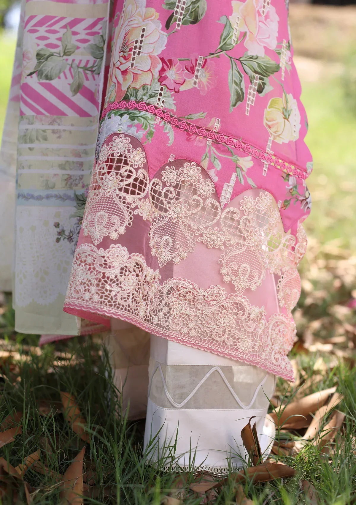 Elaf Prints Chikankari Lawn – ECK-03B PINK MUSE - Image 8