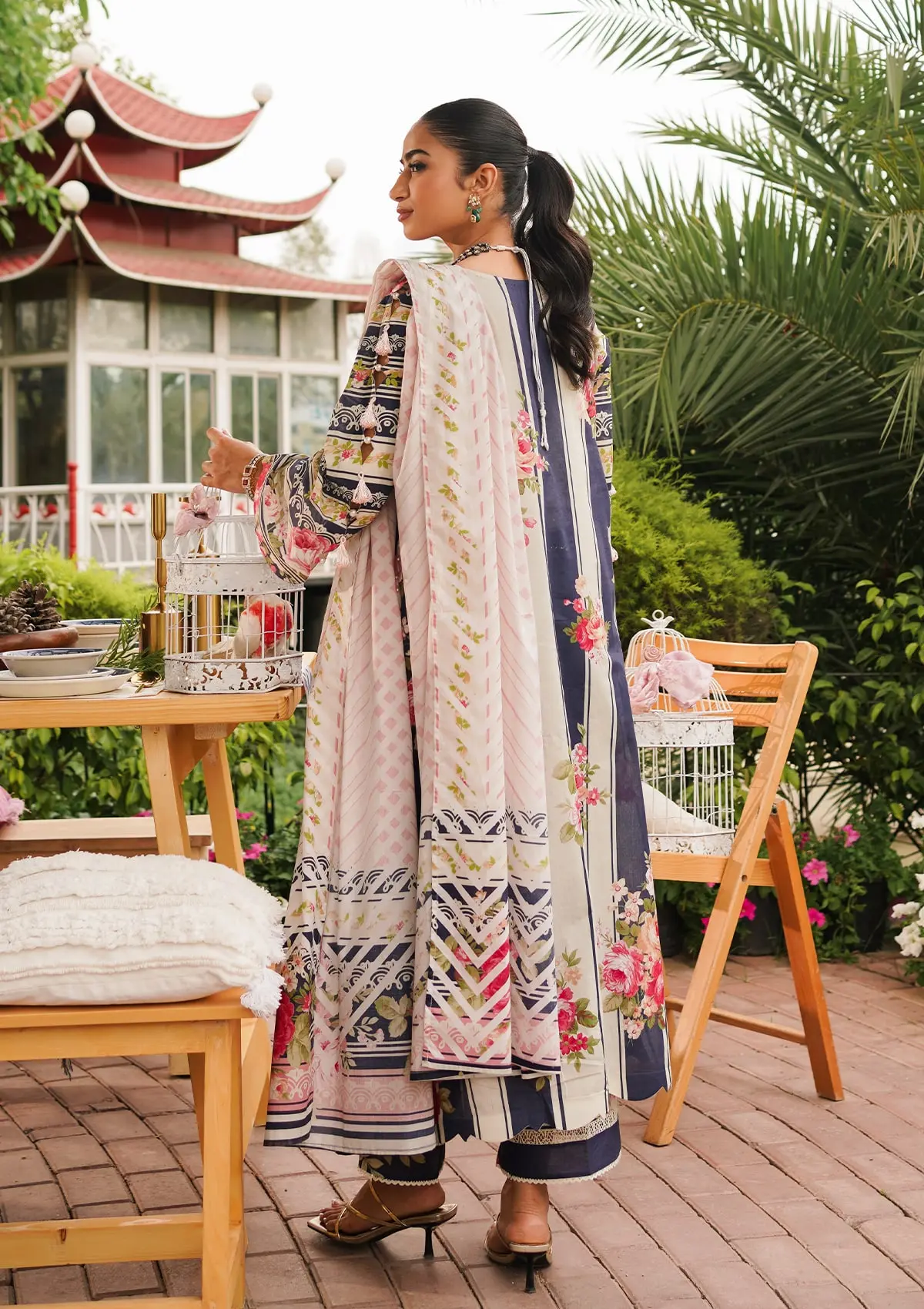 Elaf Prints Printed Lawn – EEP-05B - Amica - Image 2