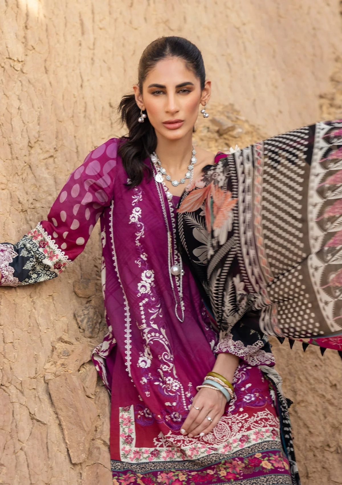 Elaf Signature Embroidered Lawn Collection – ESC-05B BERRY BLISS - Image 5