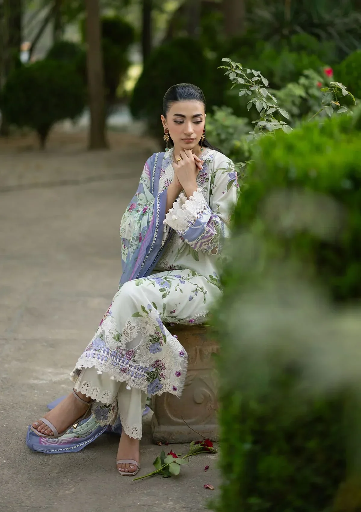 Elaf Signature Lawn Edit – 3b Katie - Image 9