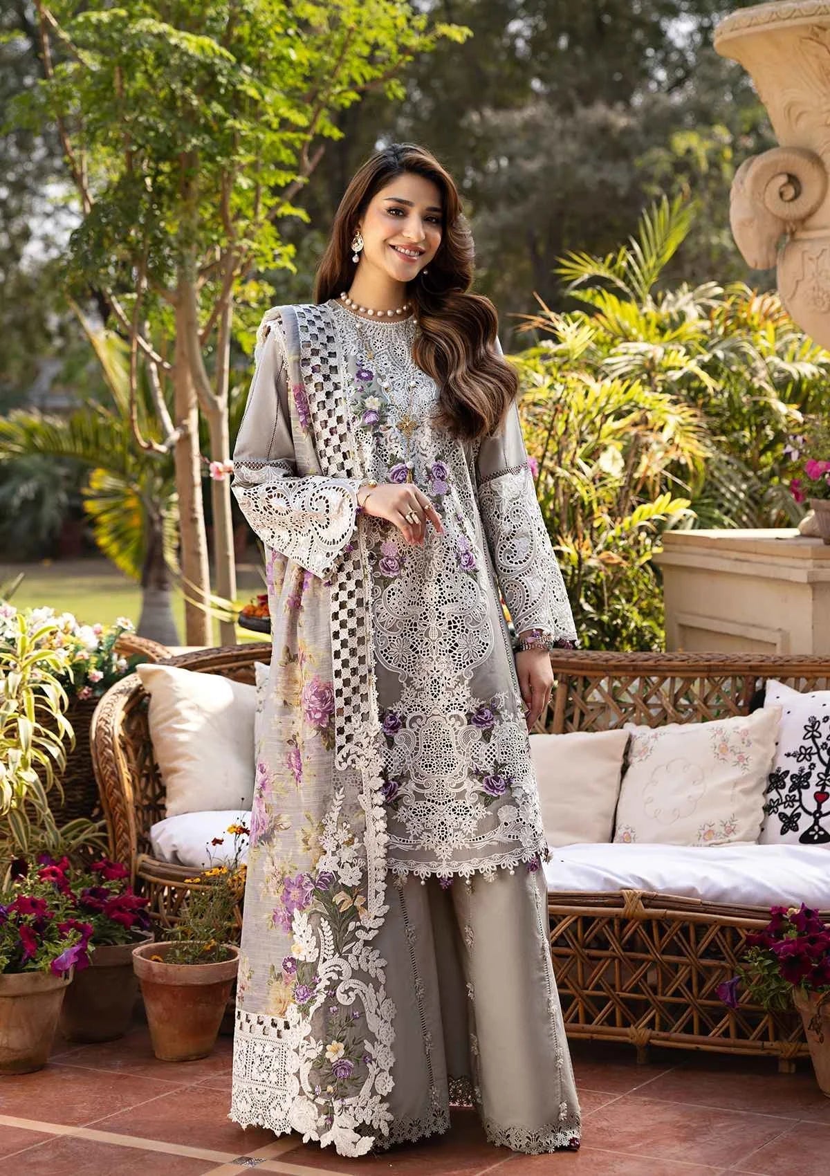 Elaf Summer Luxury Lawn – ELM-05 RAMSHA - Image 4