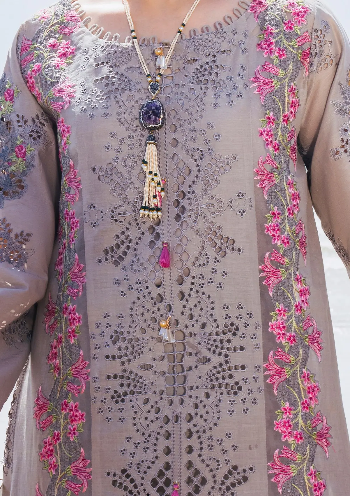 Elaf X Hania Aamir Hai Kuch Festive Lawn – EHK-04 Alyaanah - Image 6