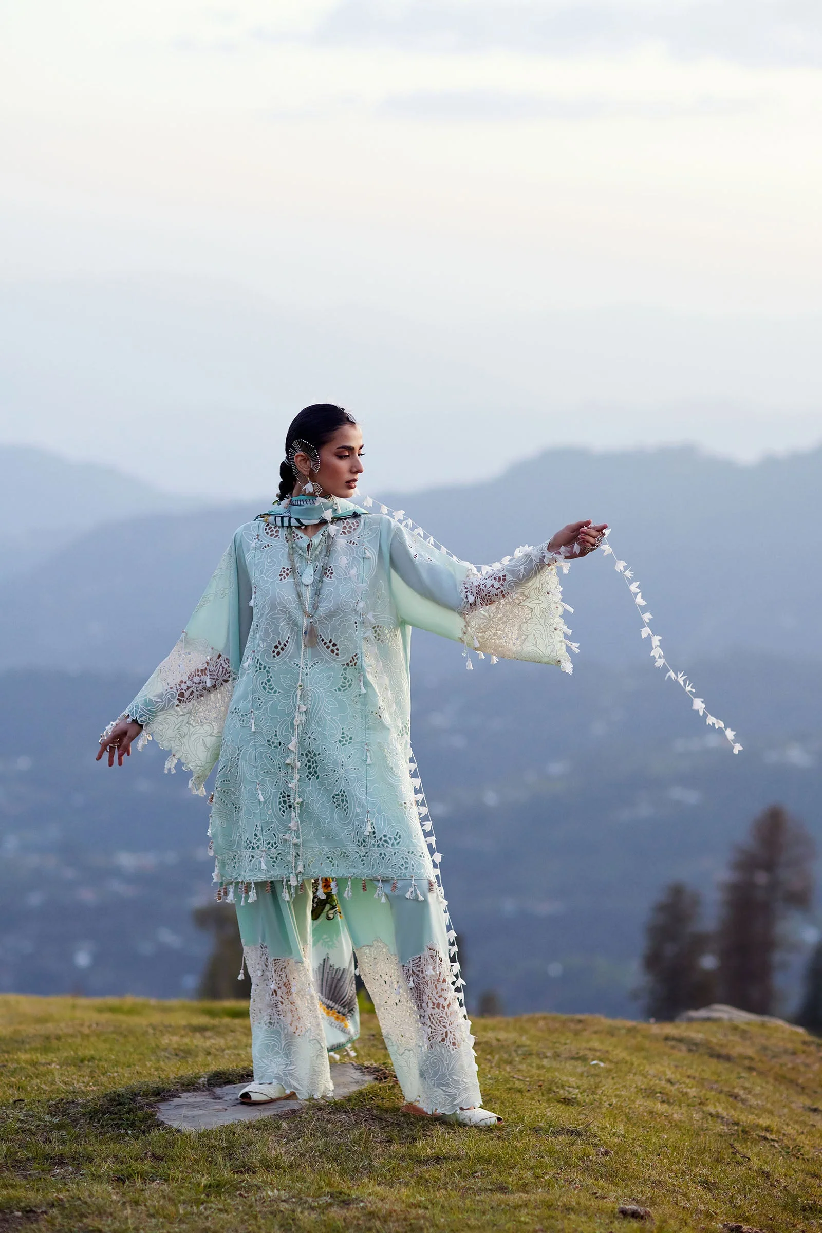 Elan Kashmee Luxury Eid Lawn – ZEVARÉ (EL26-07 A) - Image 4