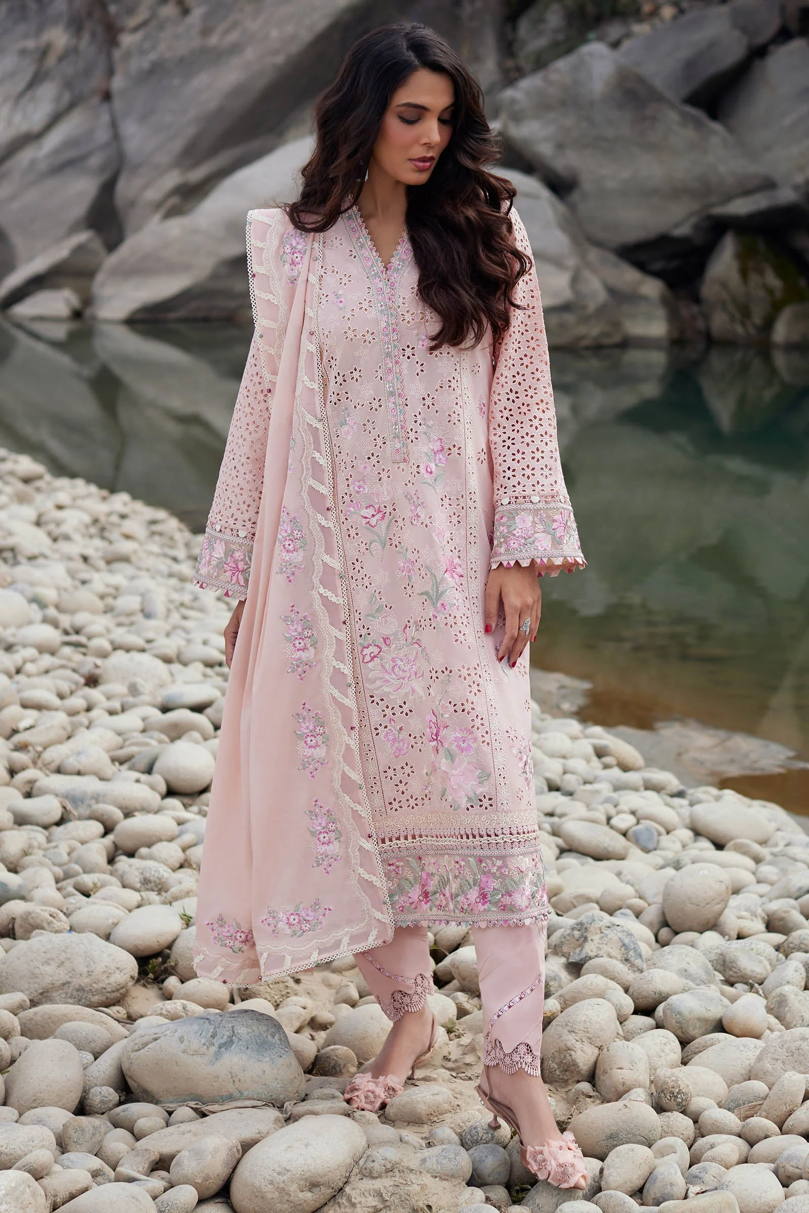 Elan Luxury Lawn Collection 2024 – AIREEN (EL24-09 A) - Image 2